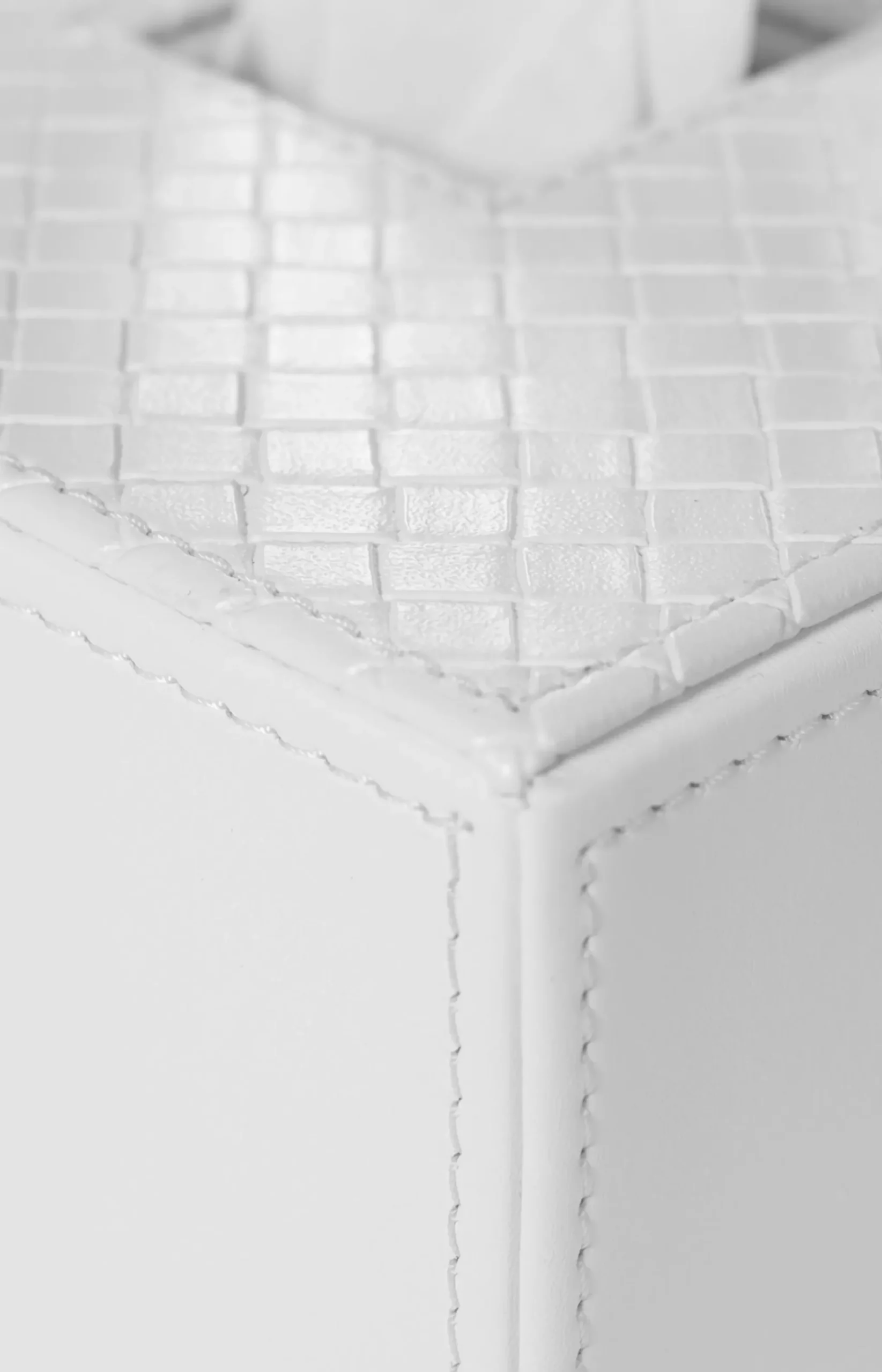 Bathline tissue dispenser, white