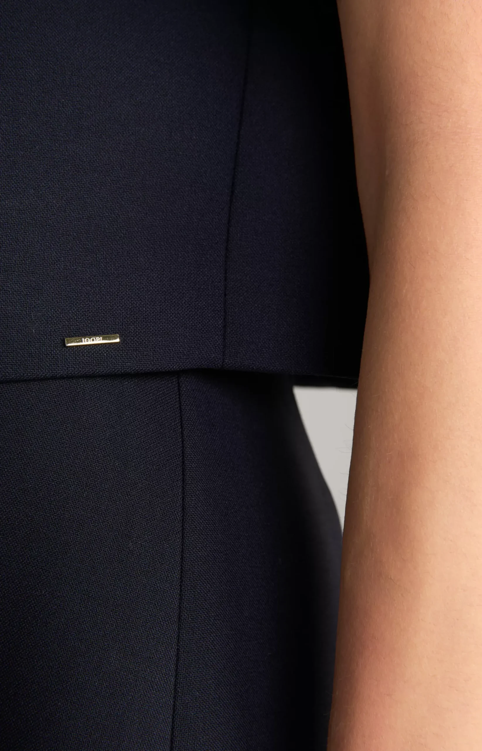 Blouse Shirt in Navy
