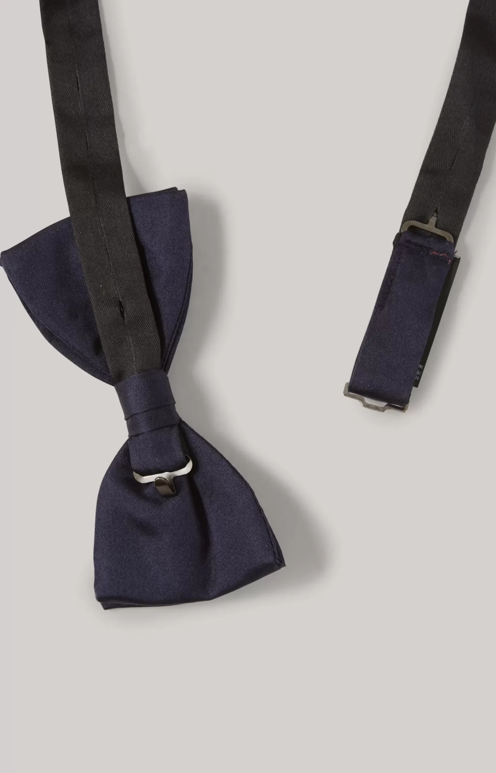 Bow Tie in Navy