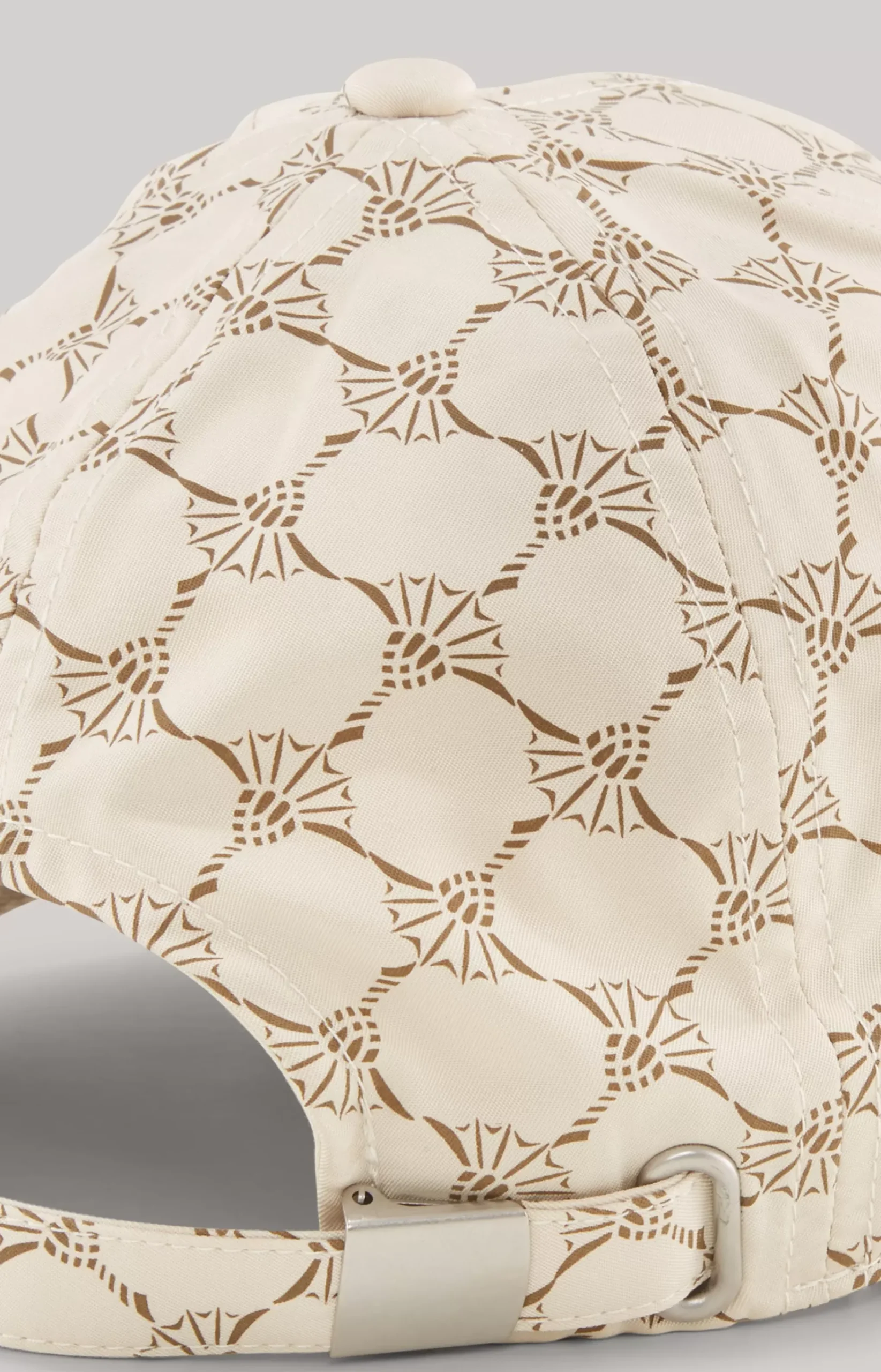 Cap in Patterned Beige