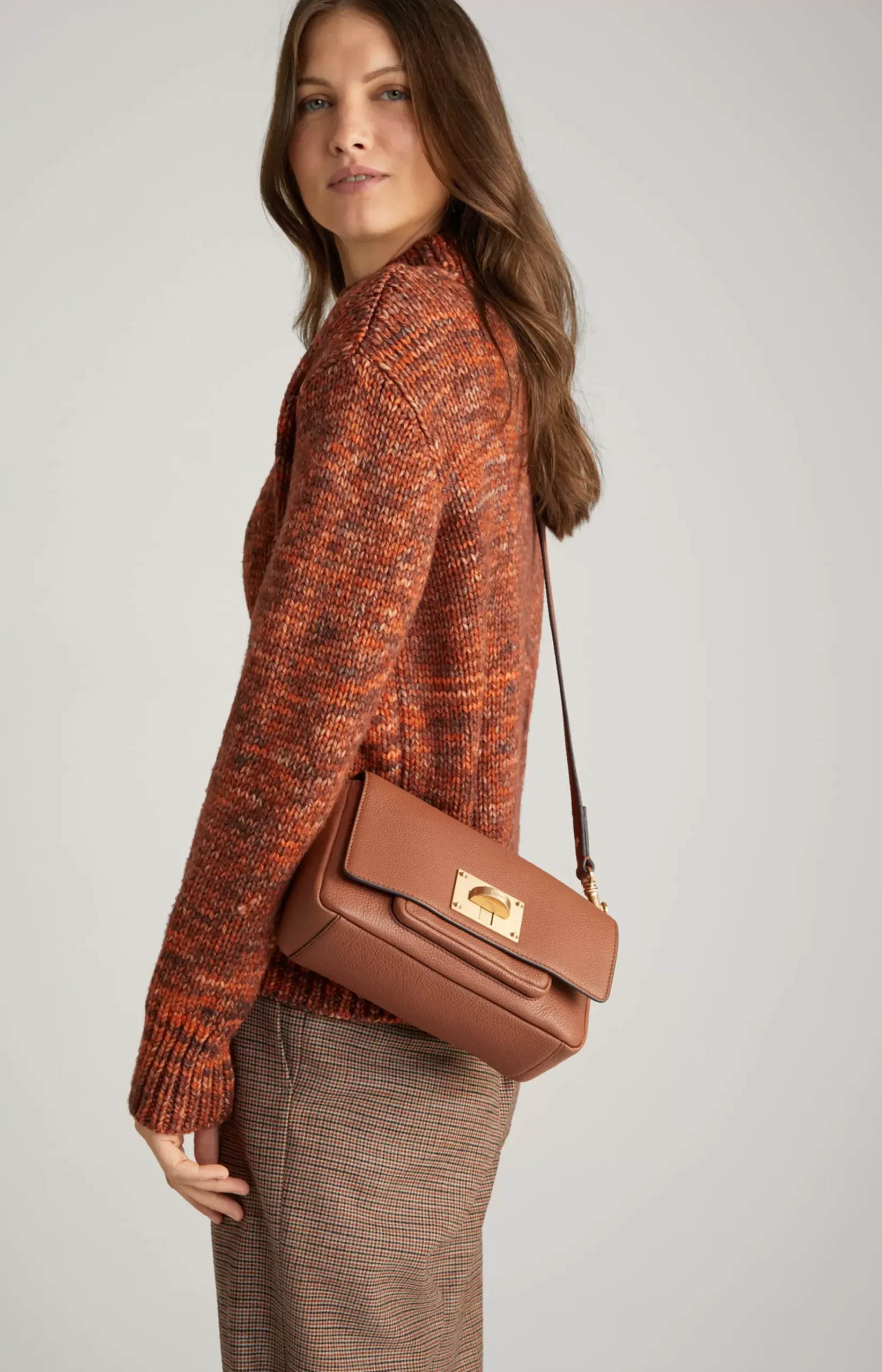 Carino Muna Shoulder Bag in Cognac
