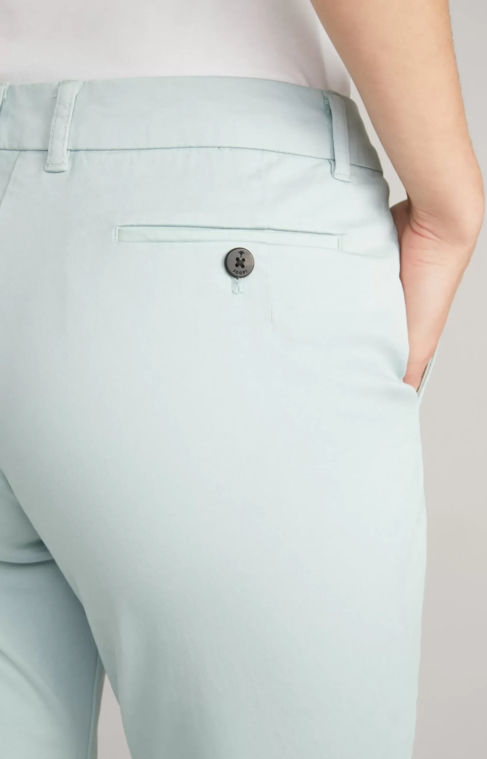 Chinos in Mint
