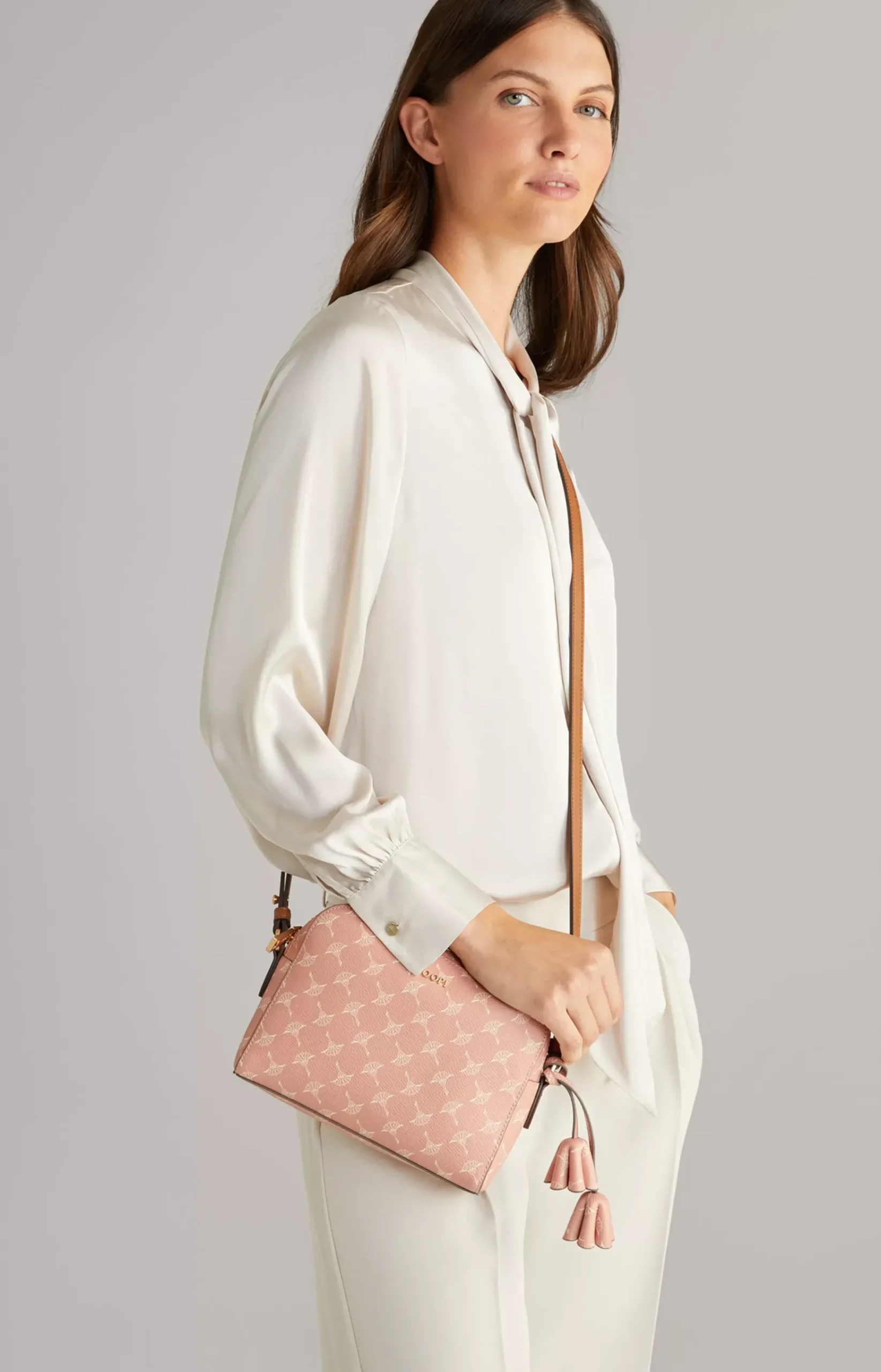 Cortina Cloe Shoulder Bag in Nude