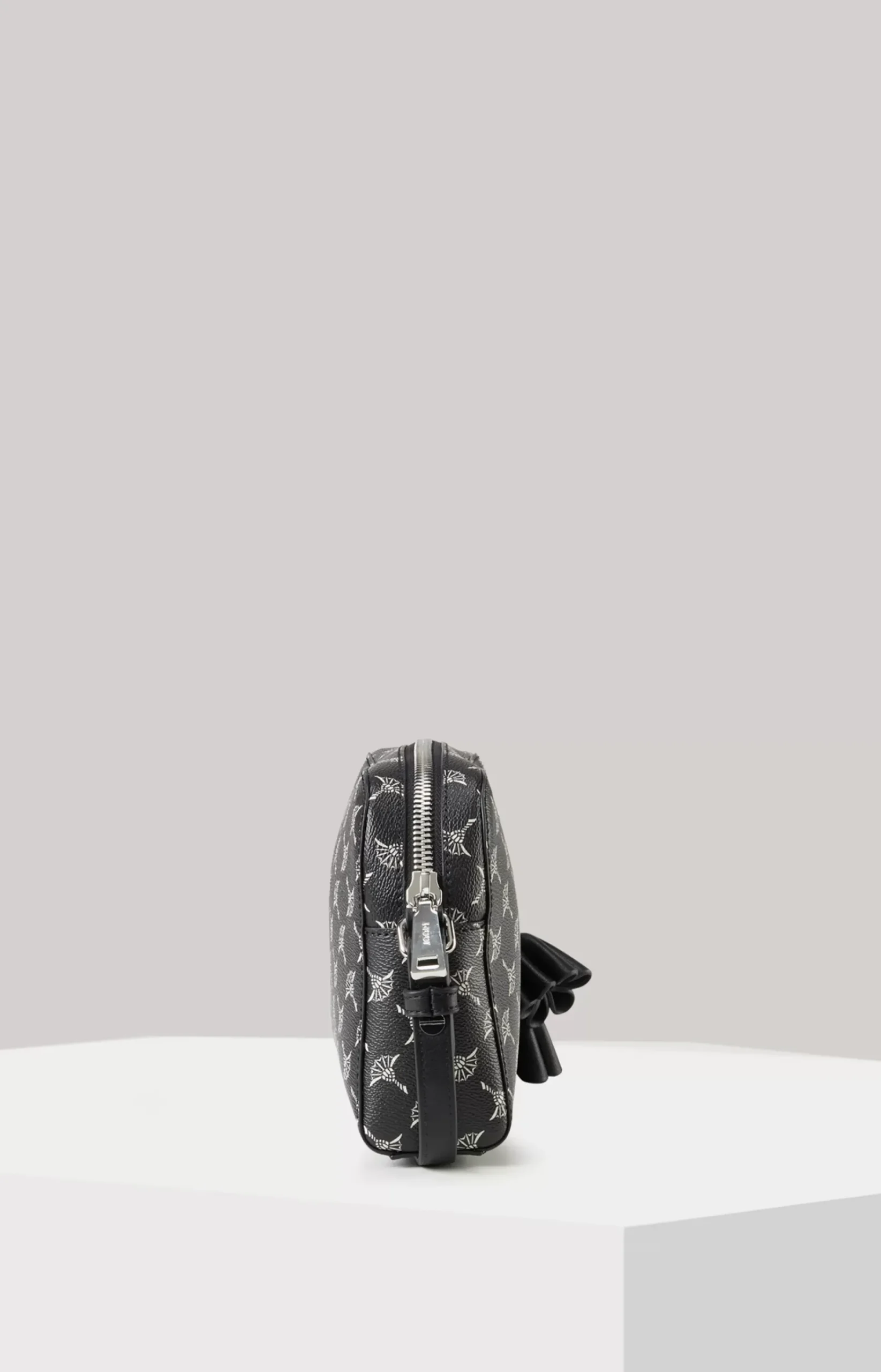 Cortina Cloe Shoulder Bag in Black