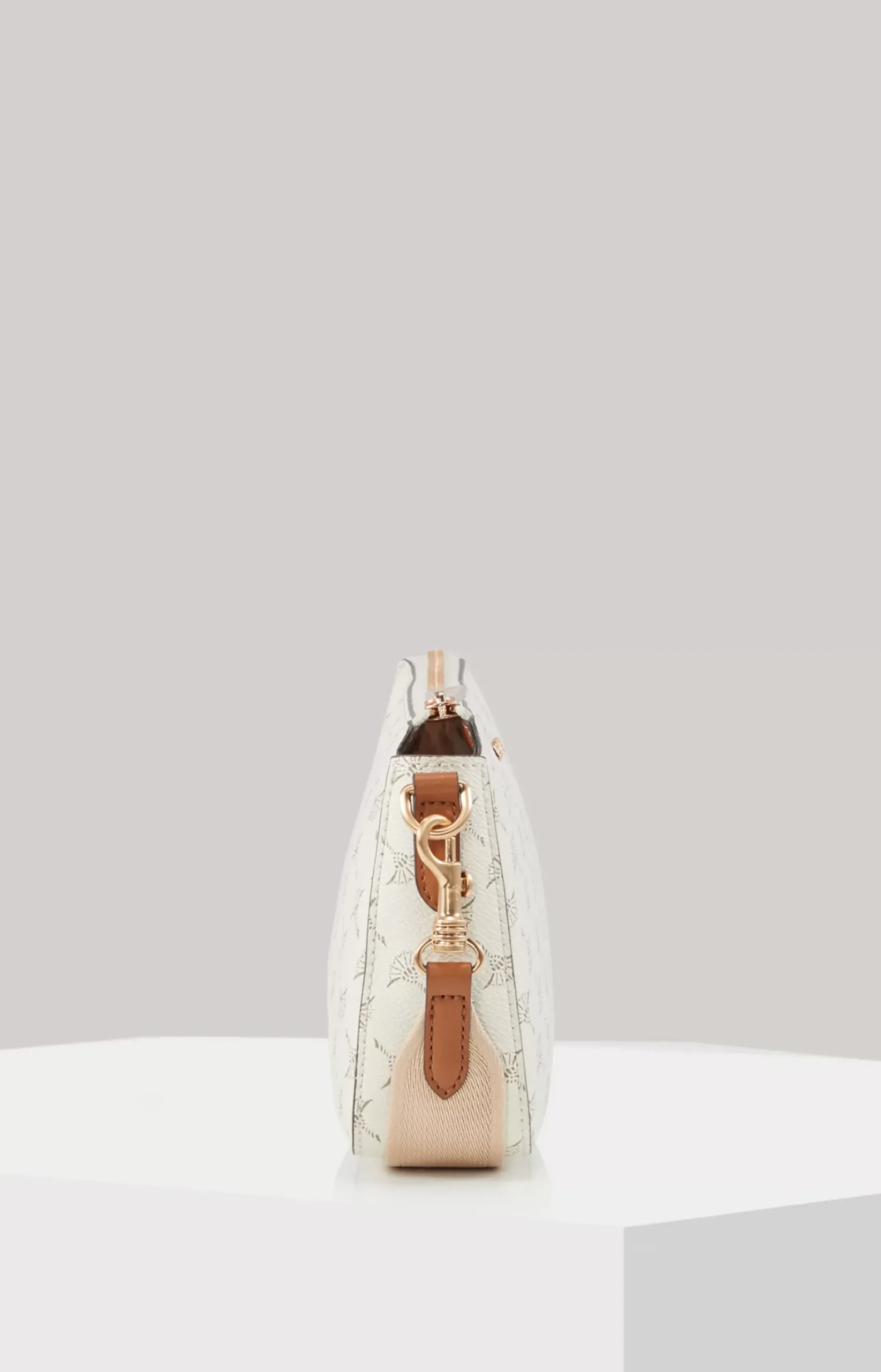 Cortina Jasmina Shoulder Bag in Off-white