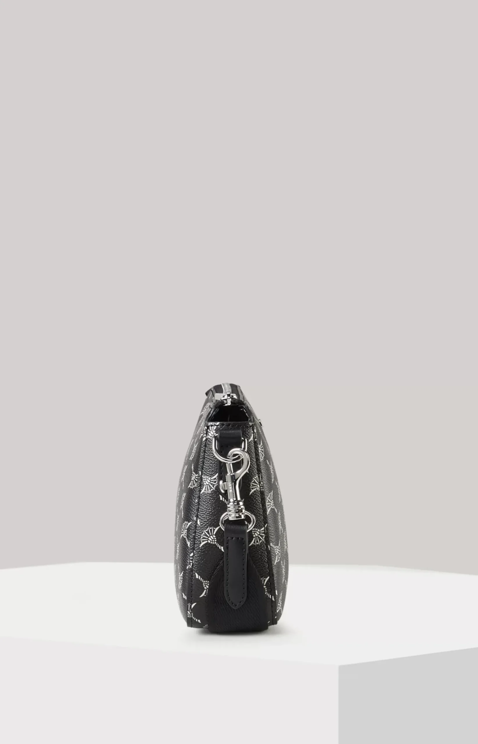 Cortina Jasmina Shoulder Bag in Black
