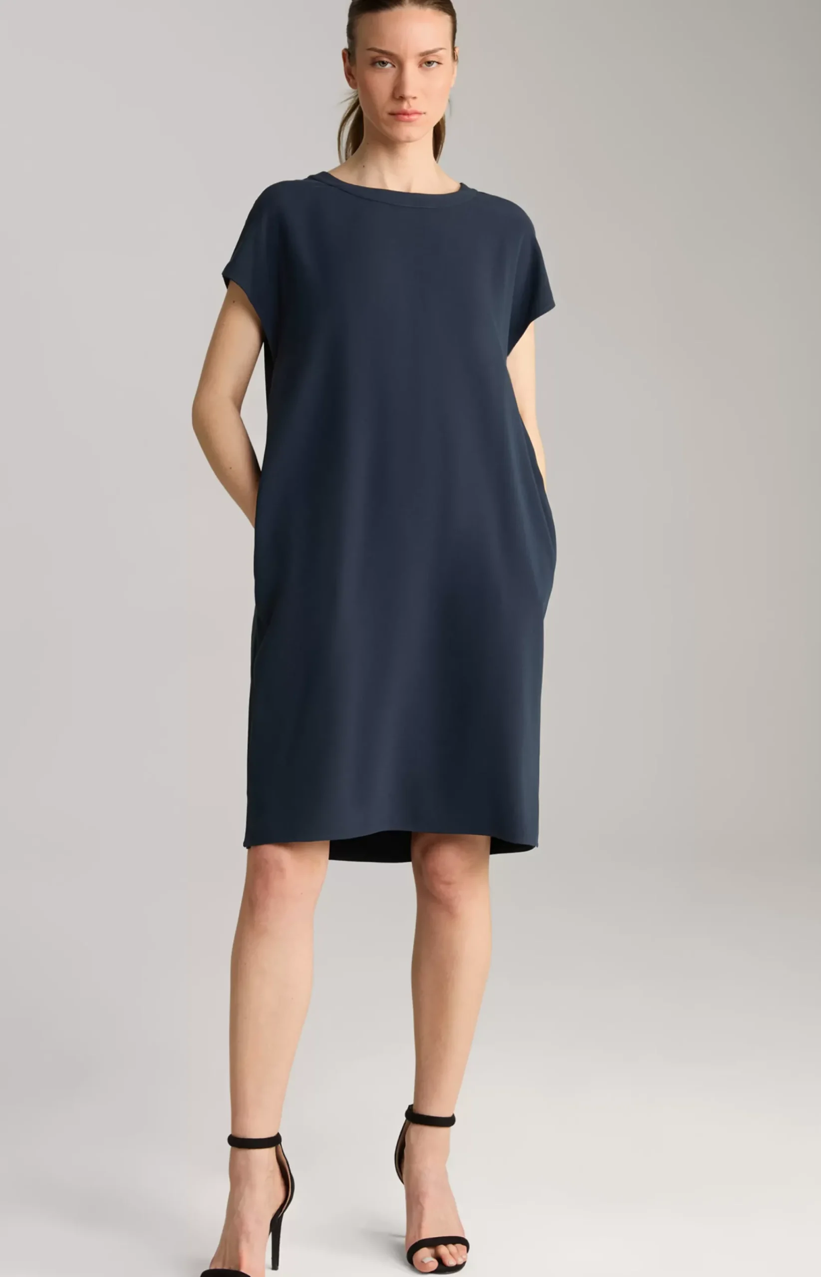 Crêpe Dress in Navy