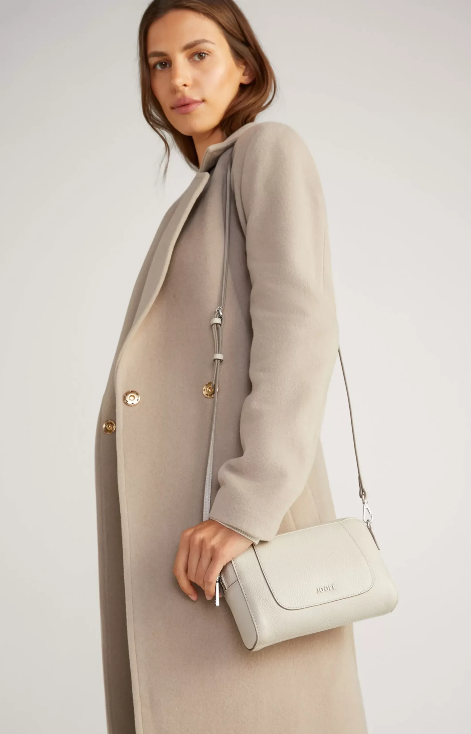 Estate Casta Leather Shoulder Bag in Light Grey