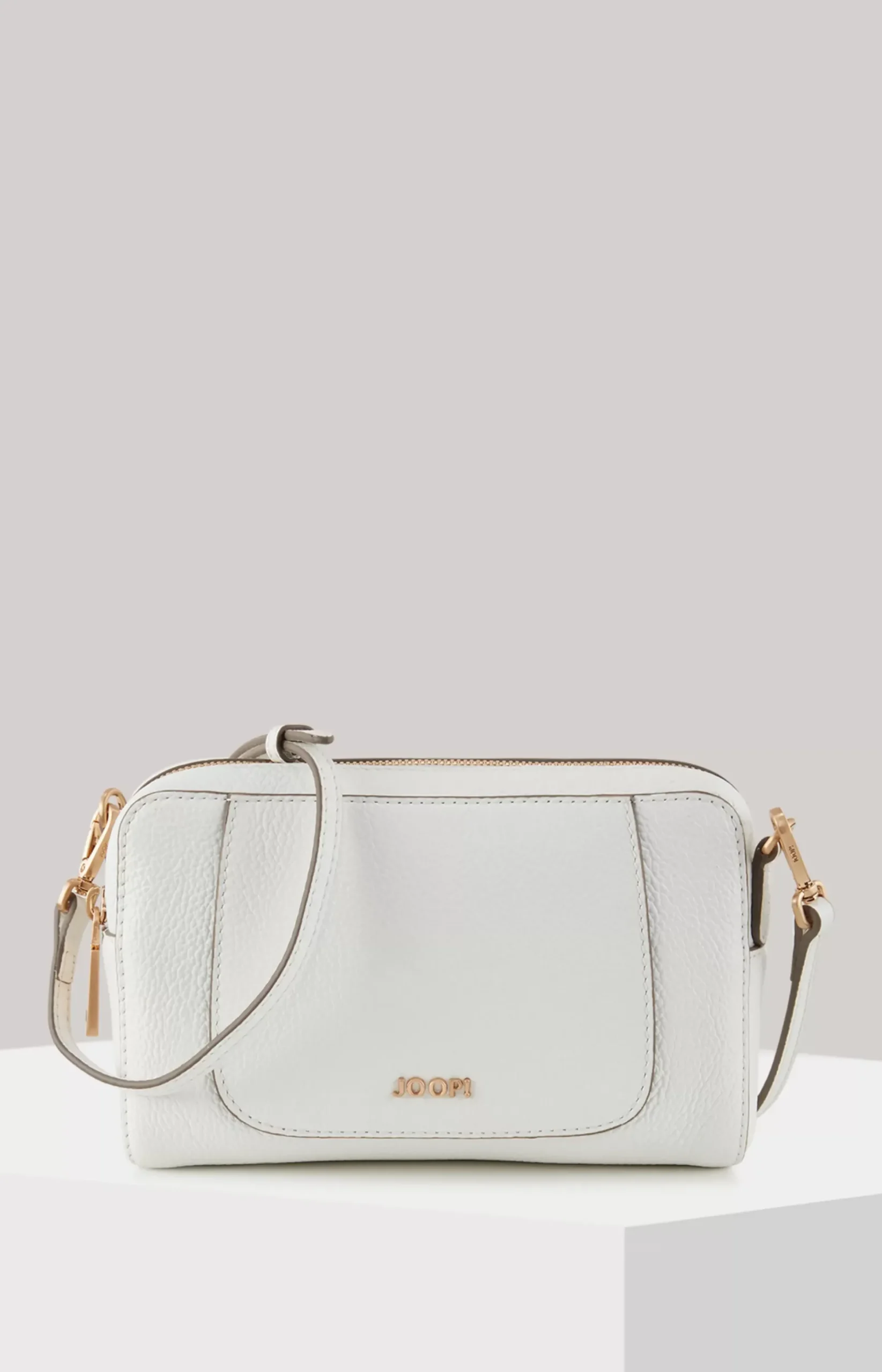 Estate Casta Leather Shoulder Bag in White