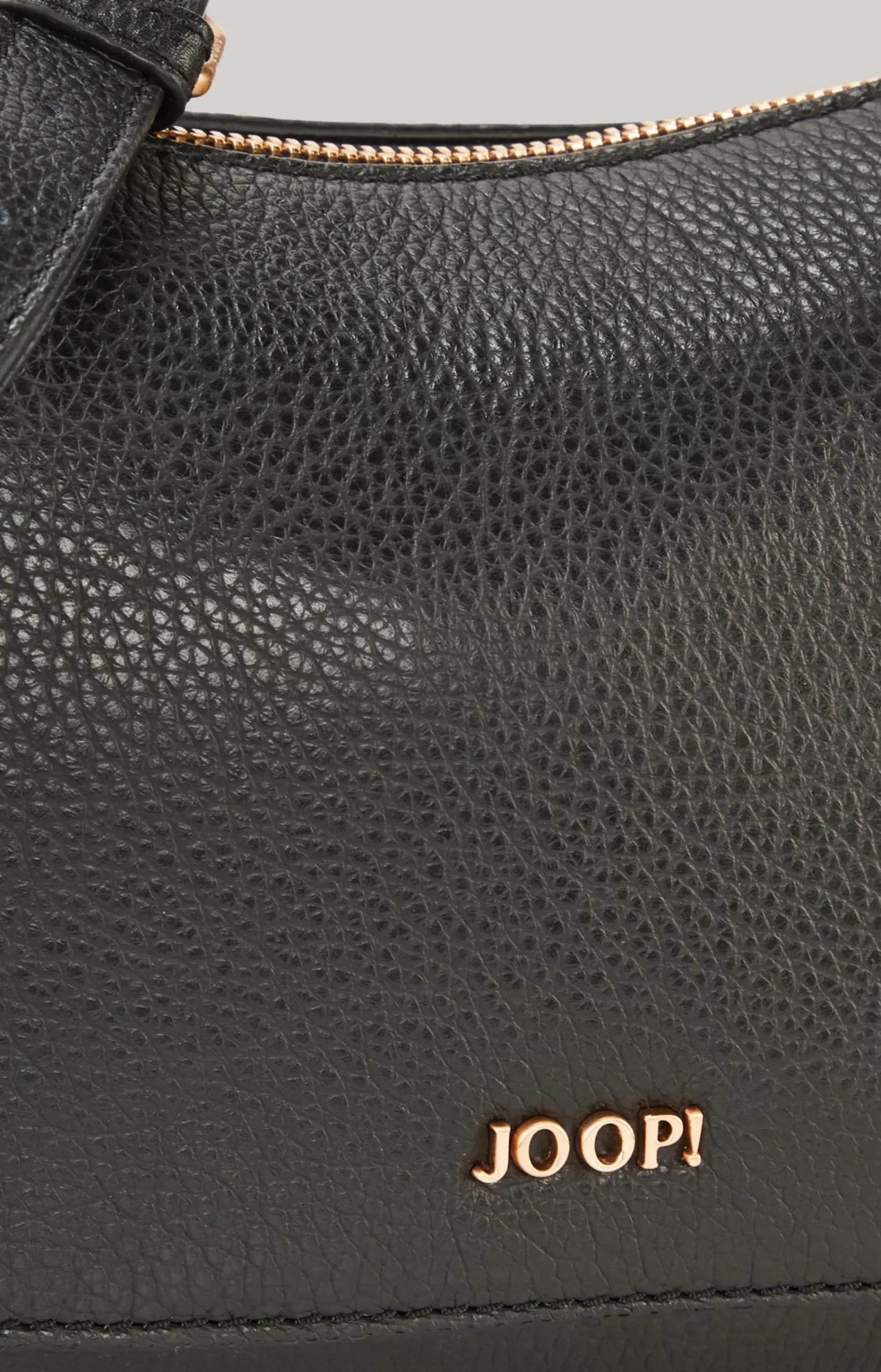 Estate Loreen Leather Shoulder Bag in Black