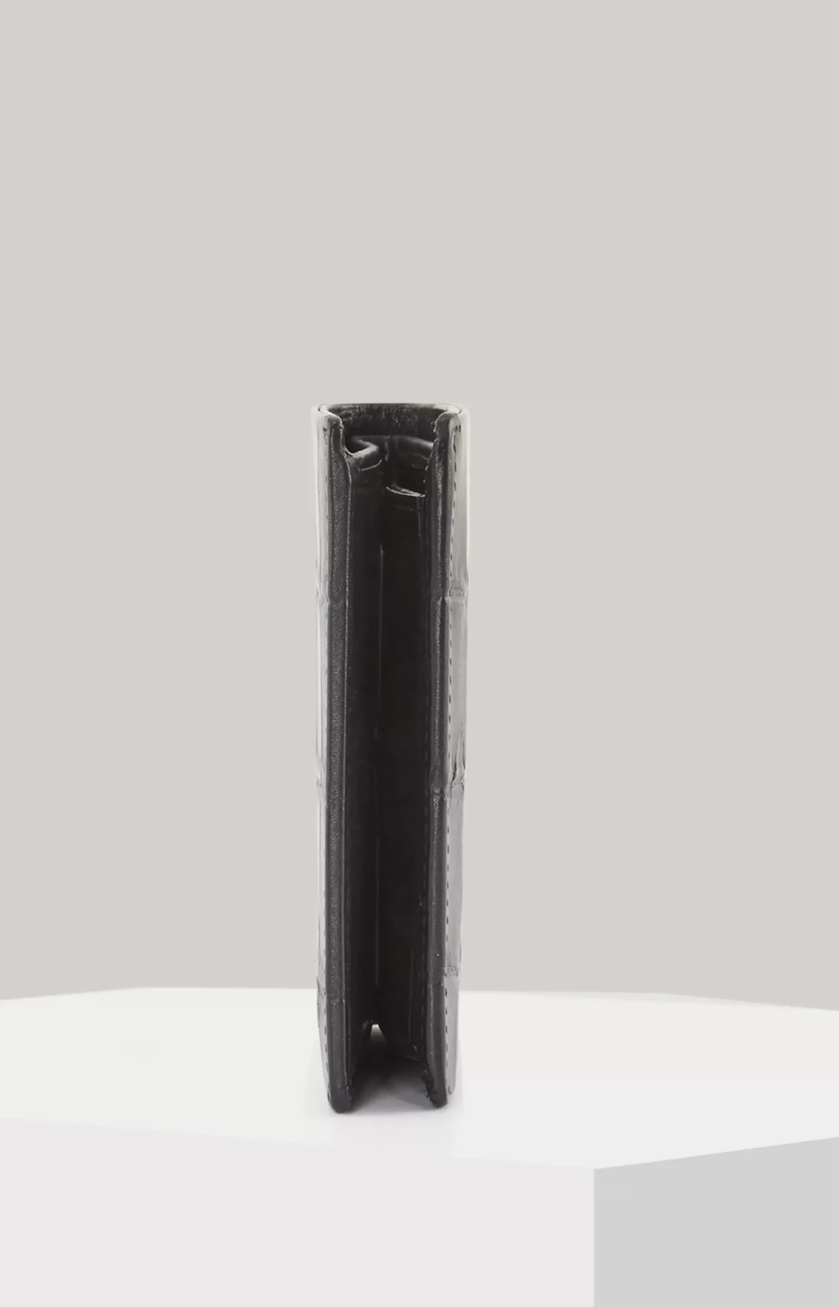 Fano Daphnis wallet in black