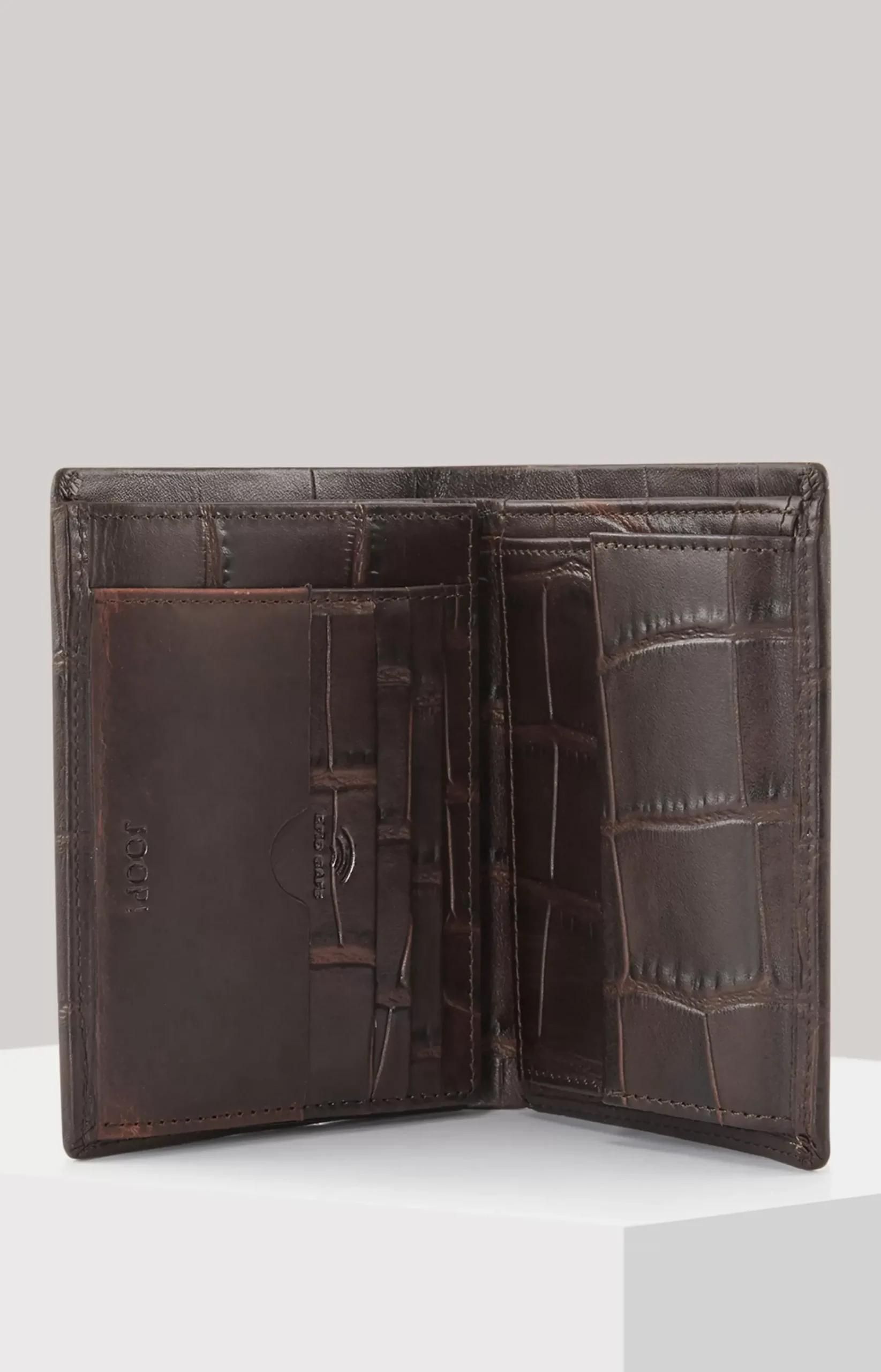 Fano Ladon wallet in Dark Brown