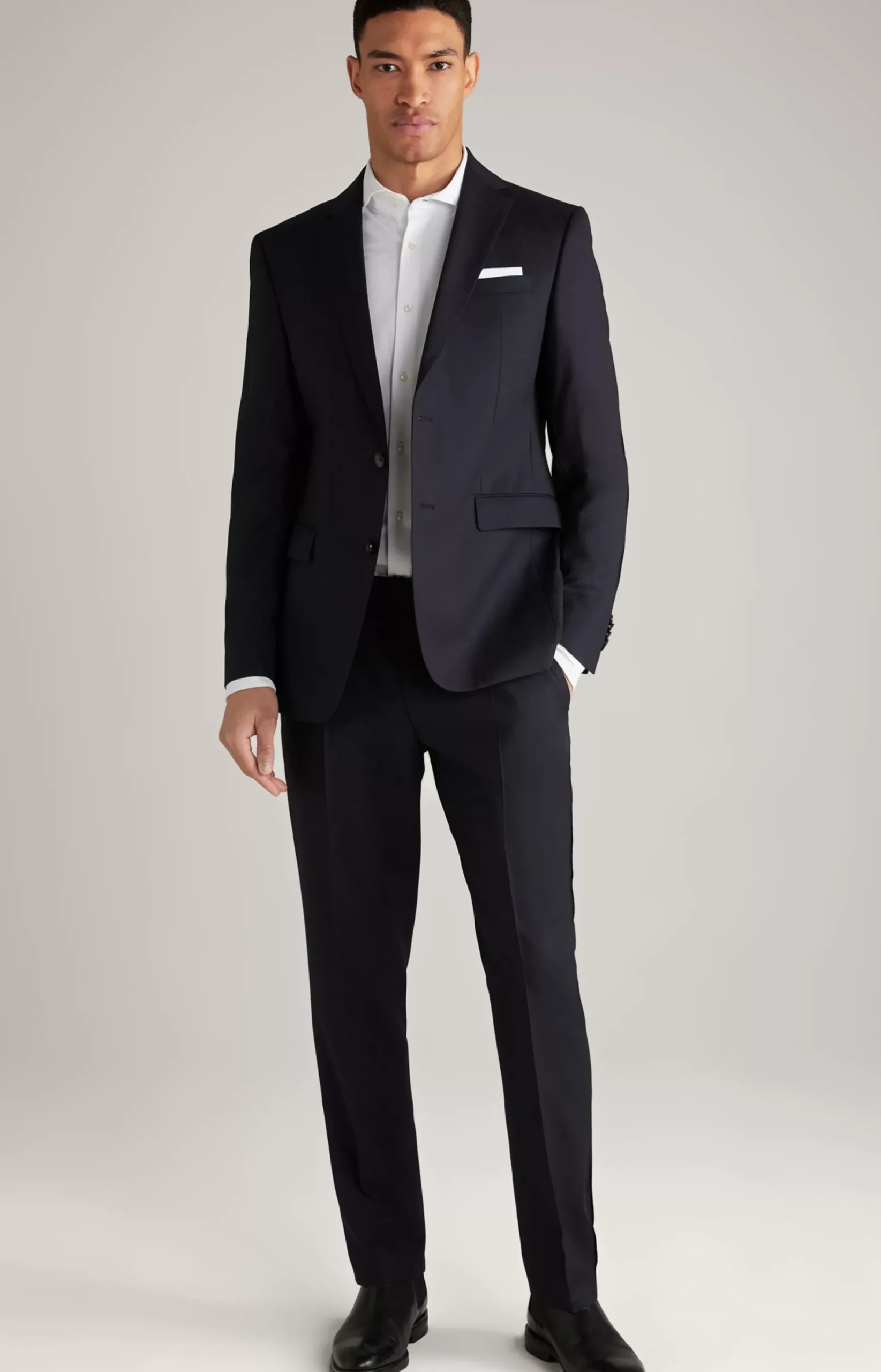 Finch-Brad Virgin Wool Suit in Dark Blue