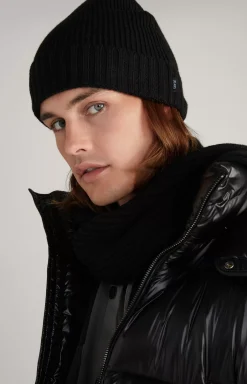 Francis Knitted Beanie in Black