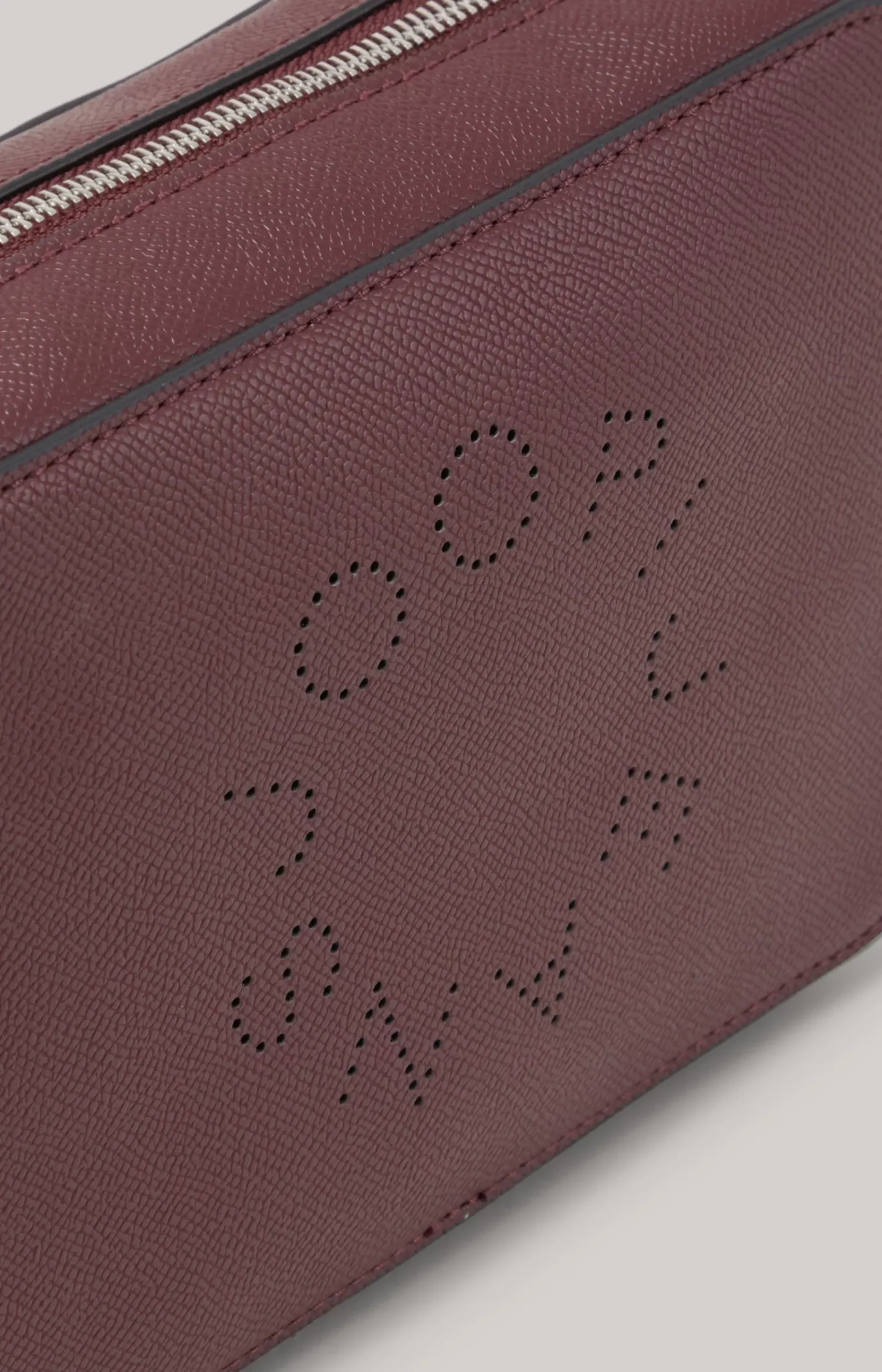 Giro Cloe Shoulder Bag in Dark Red