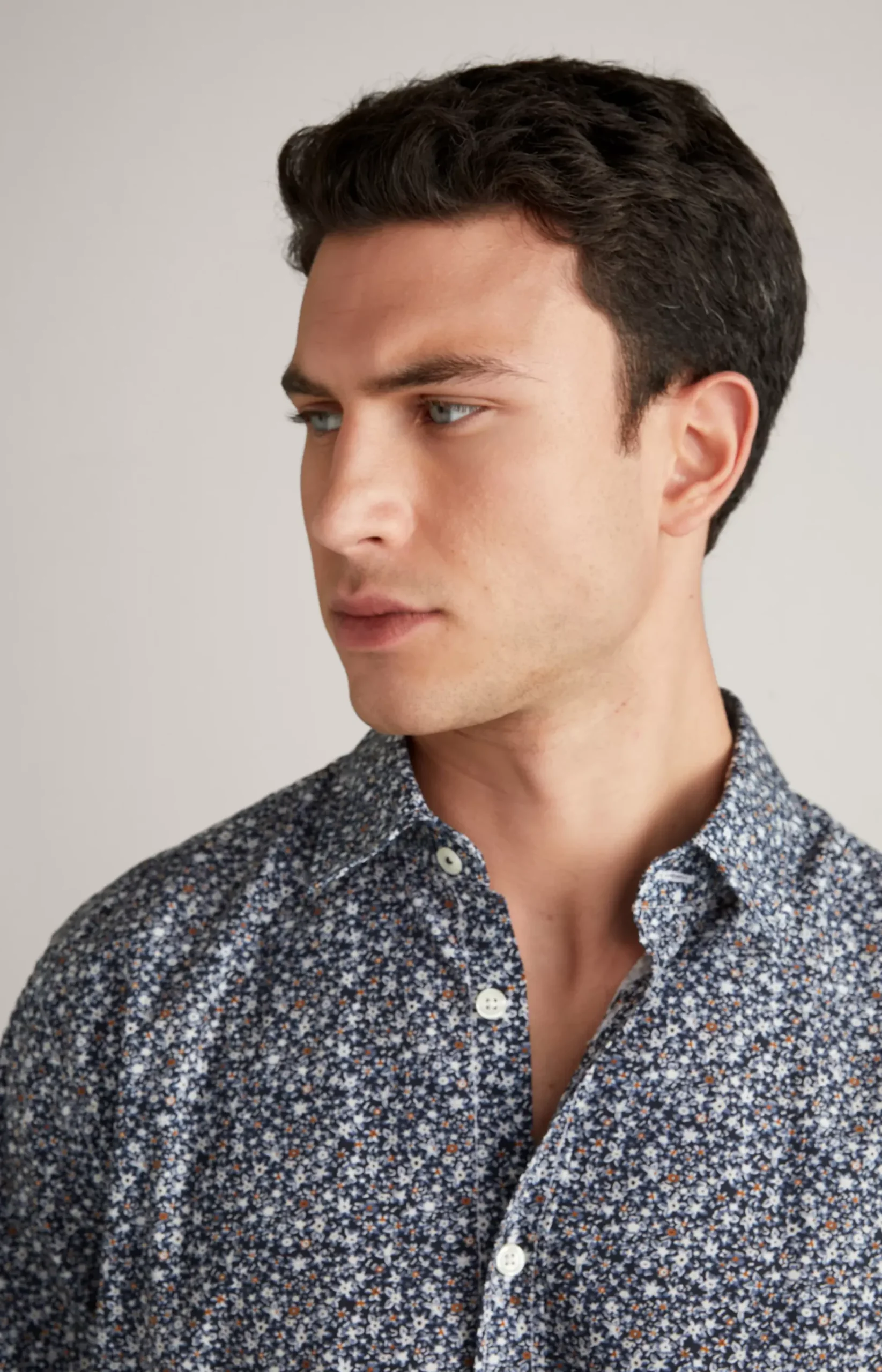 Hanson Cotton Shirt in Dark Blue/Off-white