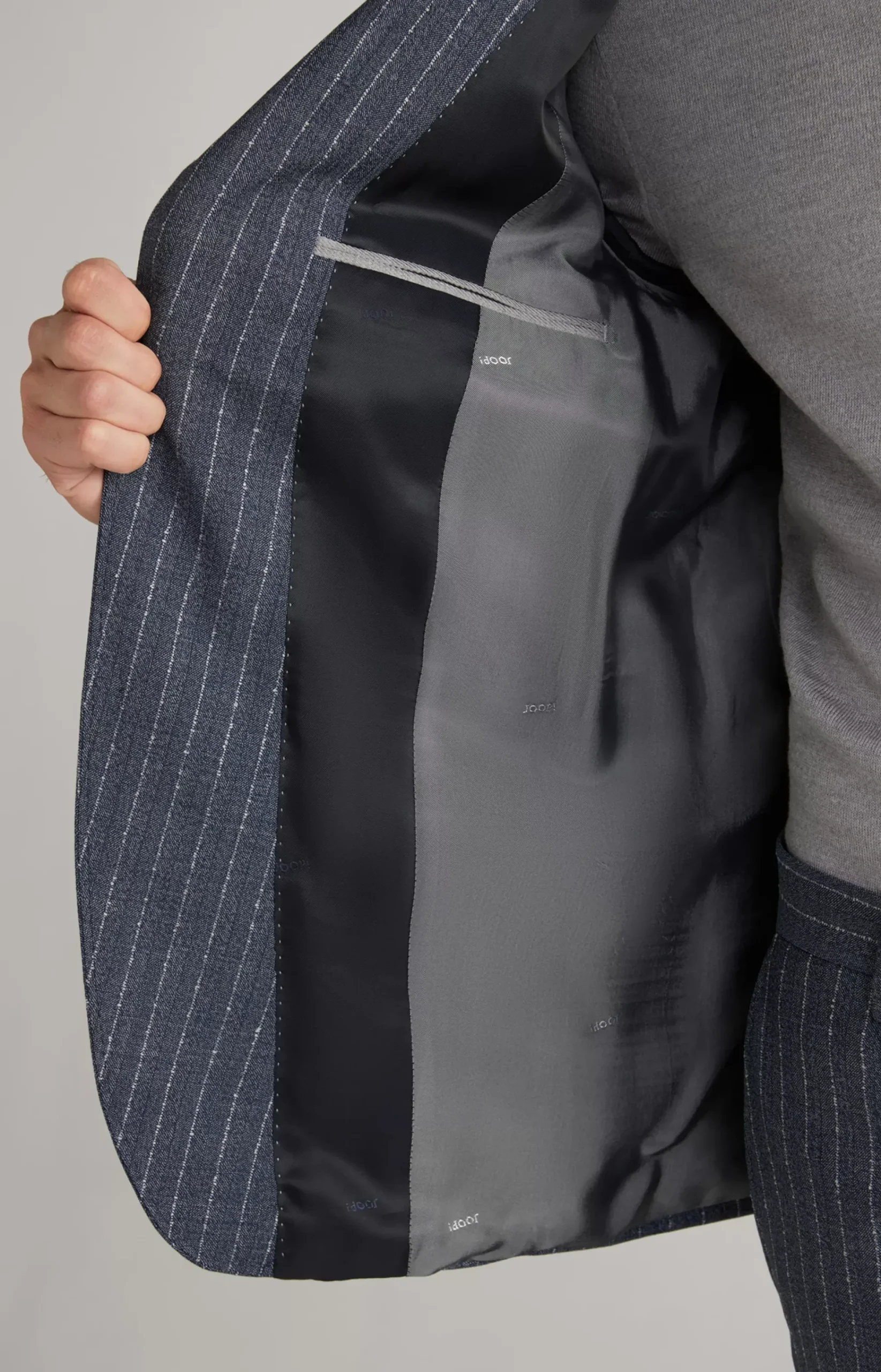 Haspar-Bloom Suit in Blue Stripes
