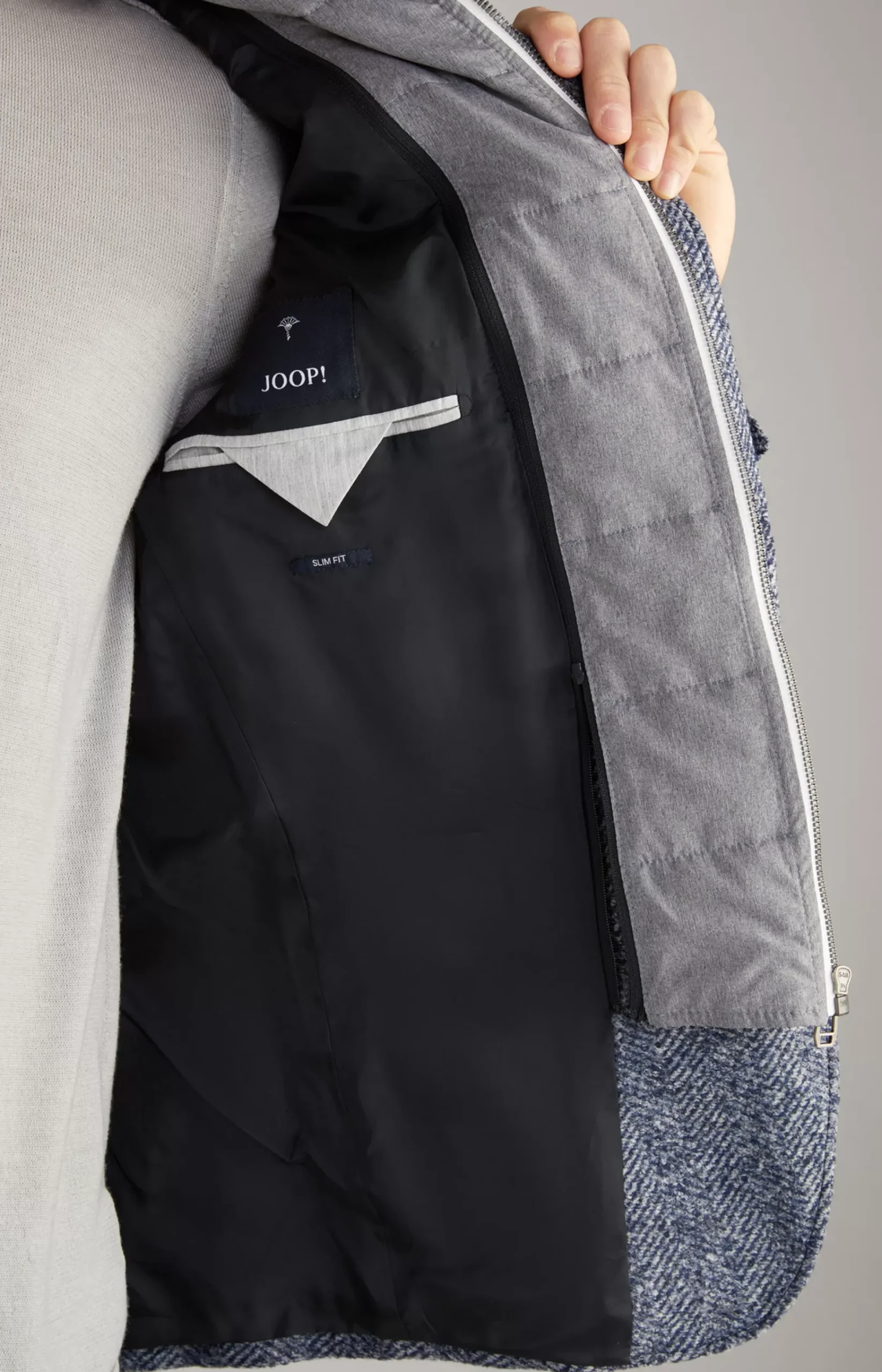 Hecton Jacket in a Blue and White Pattern