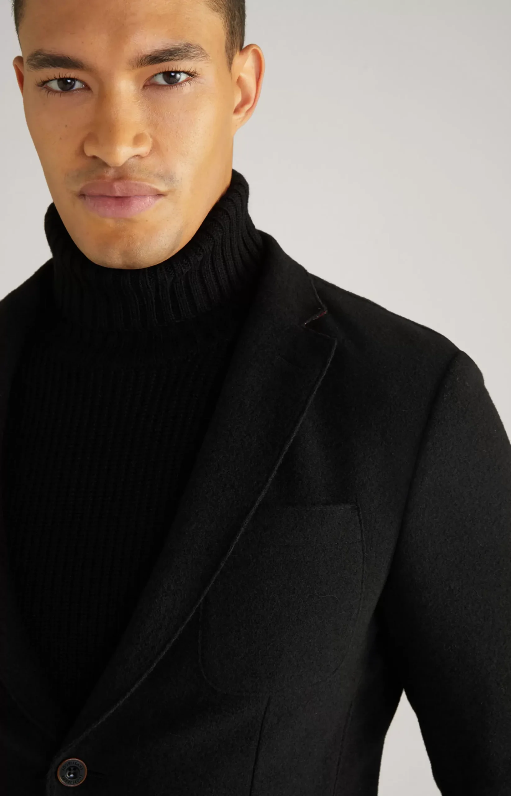 Helican Jacket in Black