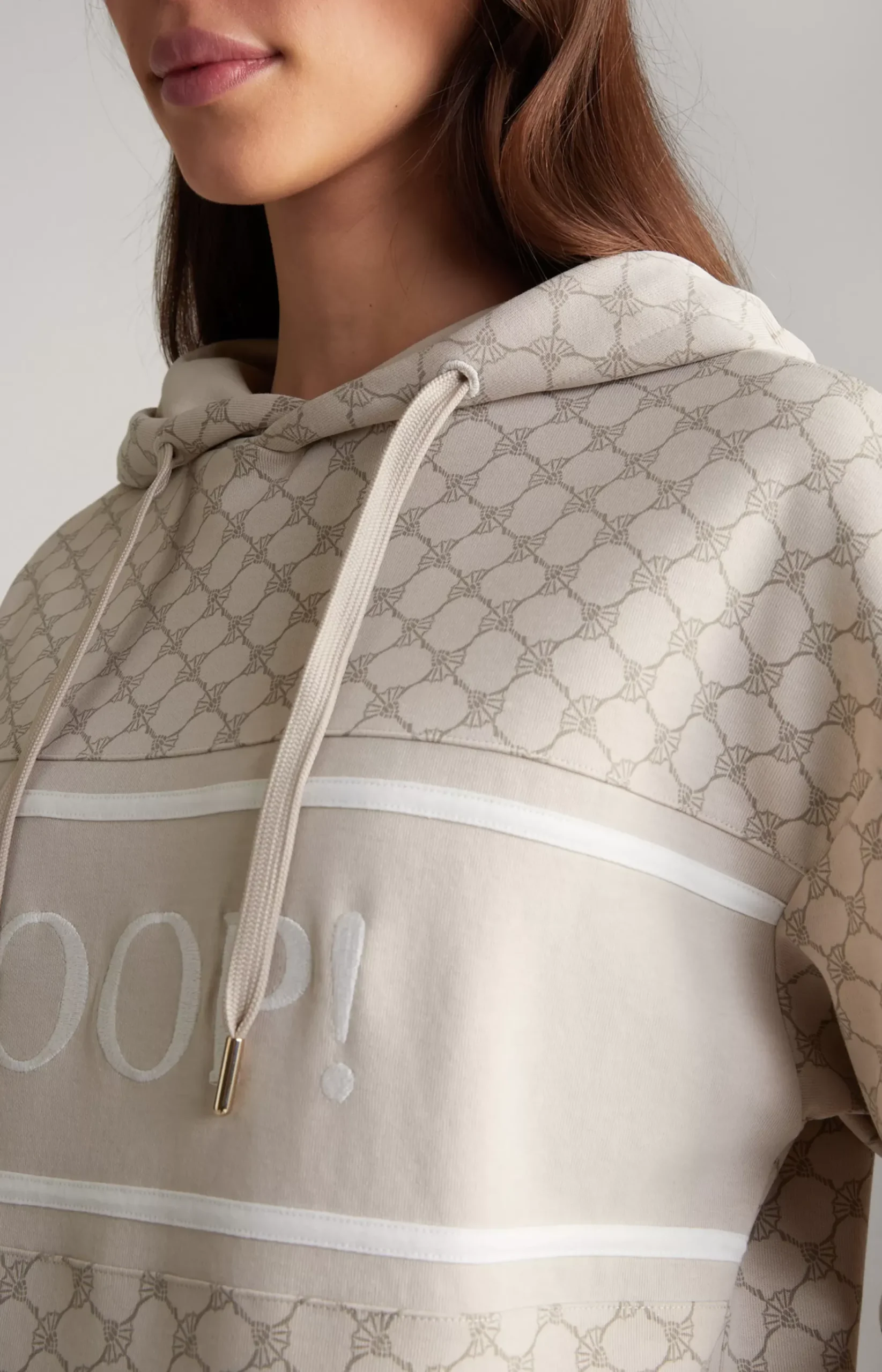 Hoodie in a Light Brown Pattern