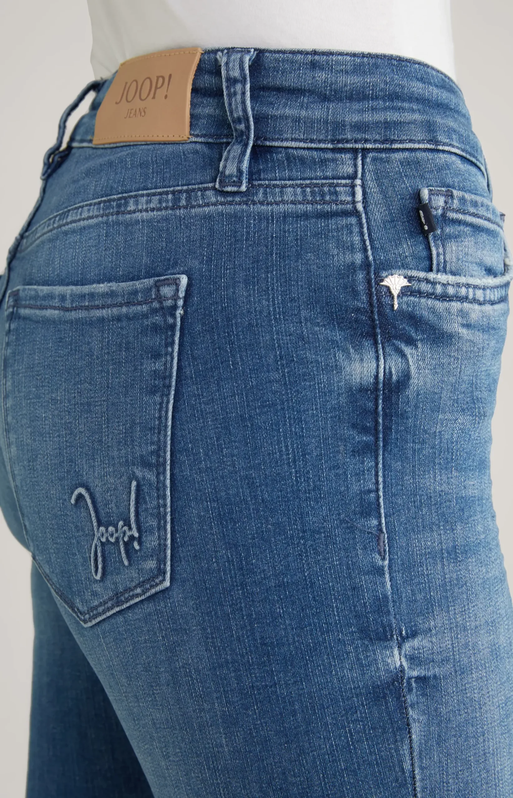 Jeans in a Denim Blue Washed Look