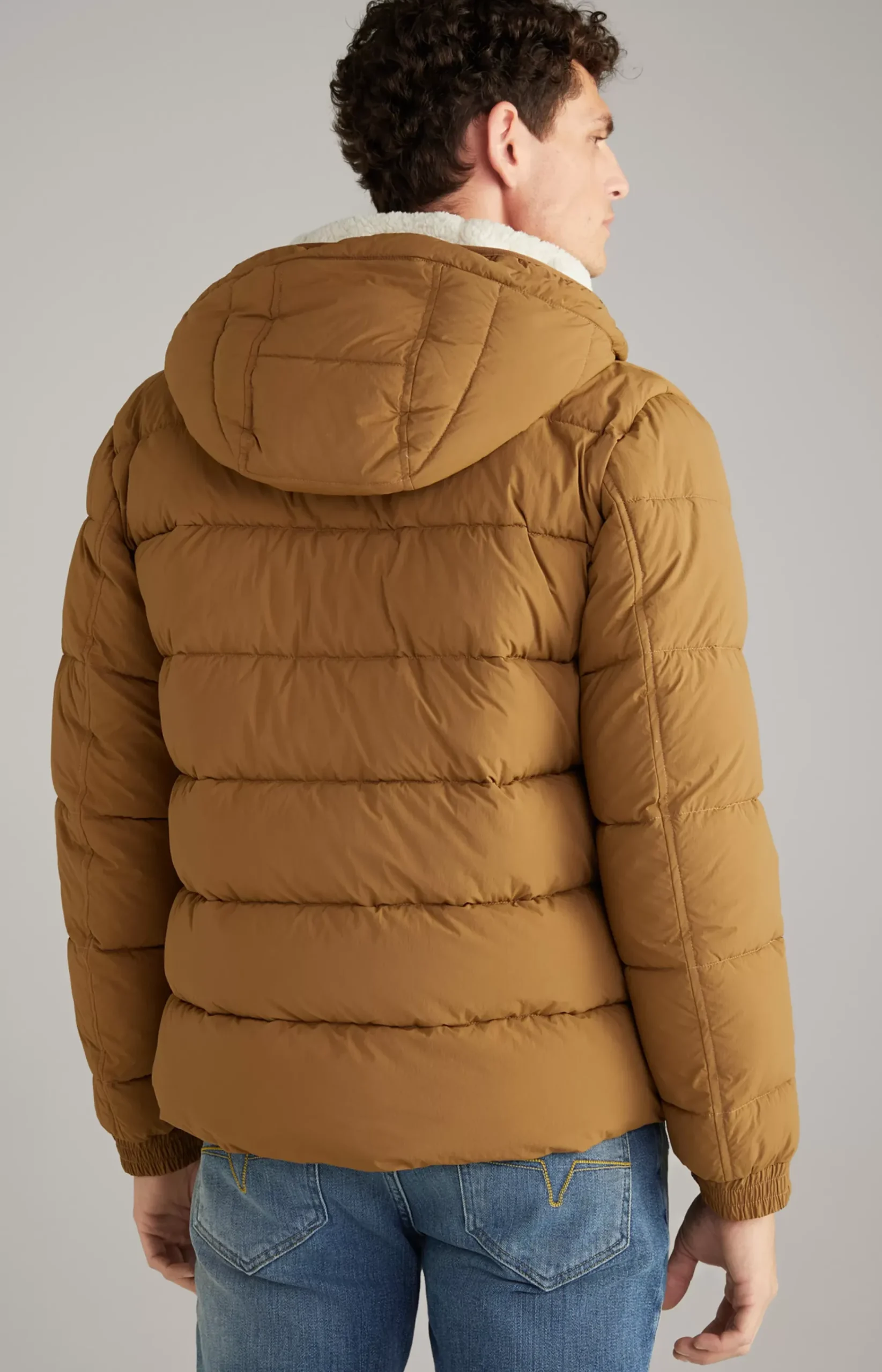 Jhonis Quilted Jacket in Brown