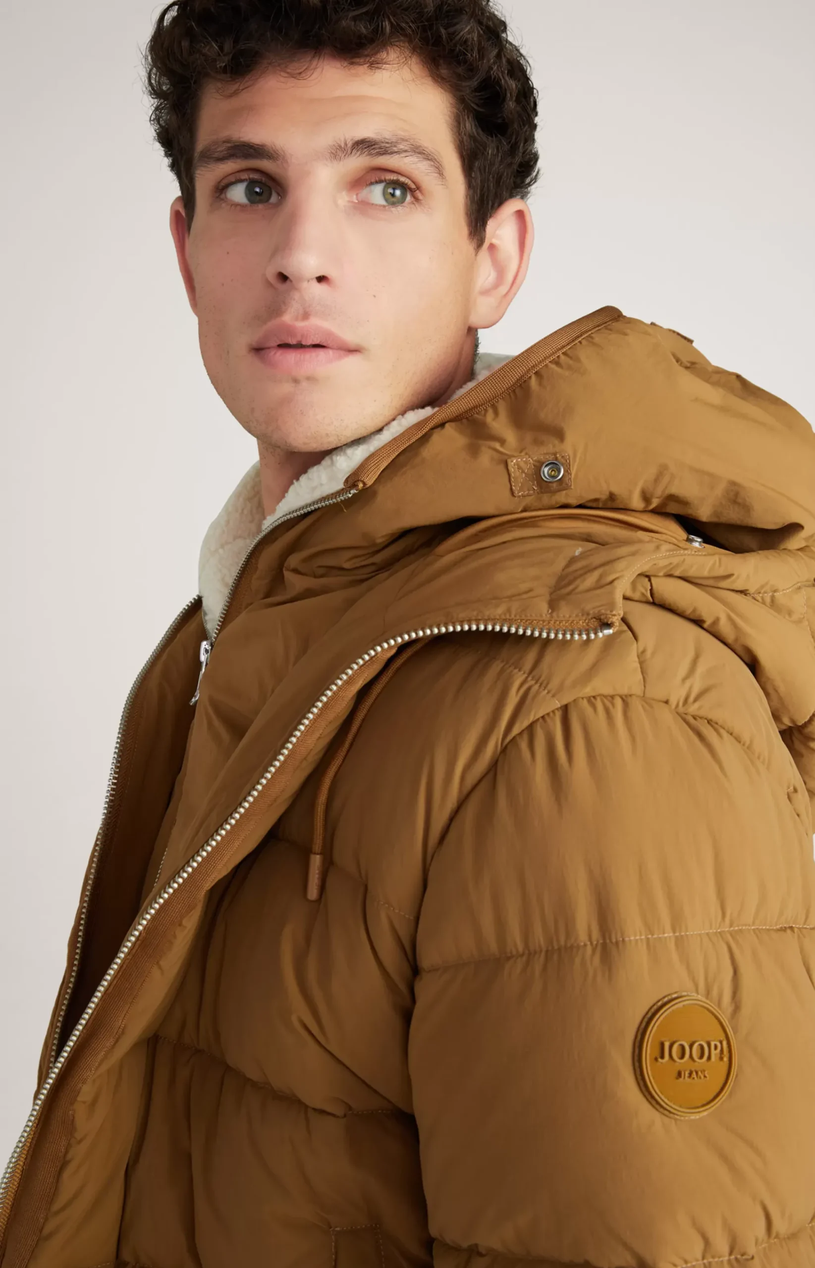 Jhonis Quilted Jacket in Brown