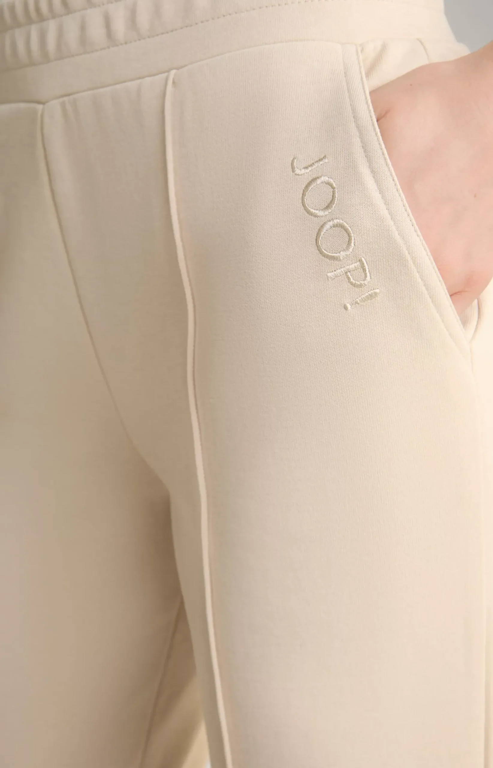 Jogging Pants in Beige