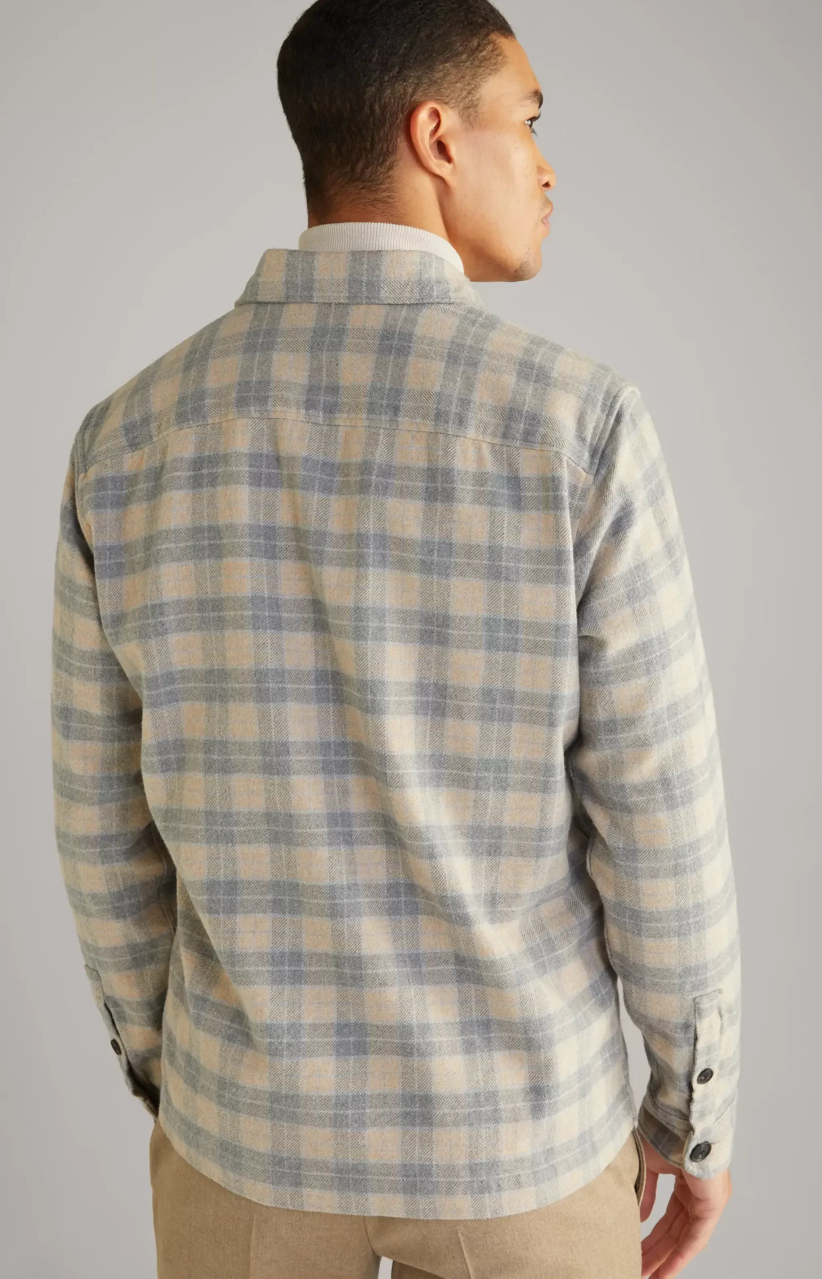 Kalan Flannel Shirt in a Grey/Beige Pattern