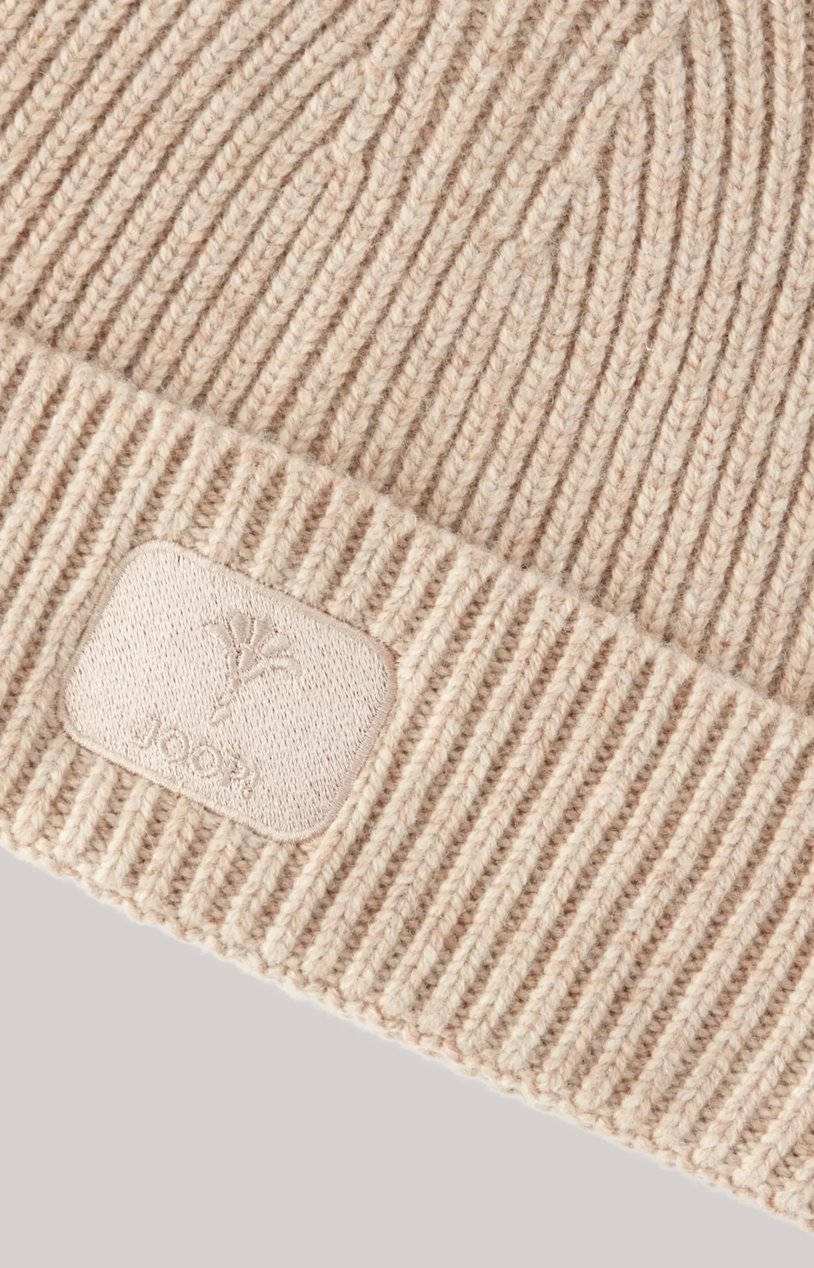 Knitted Beanie in Beige