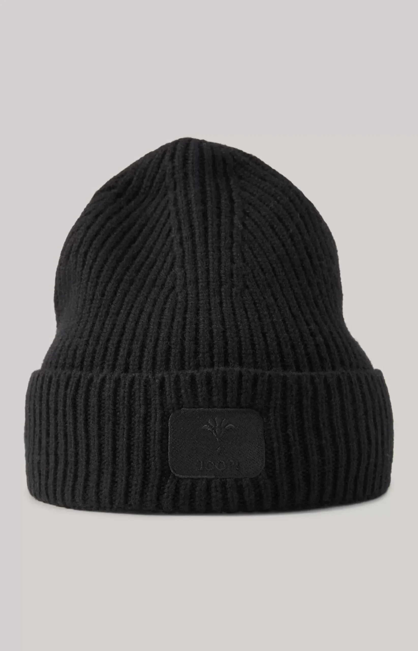 Knitted Beanie in Black