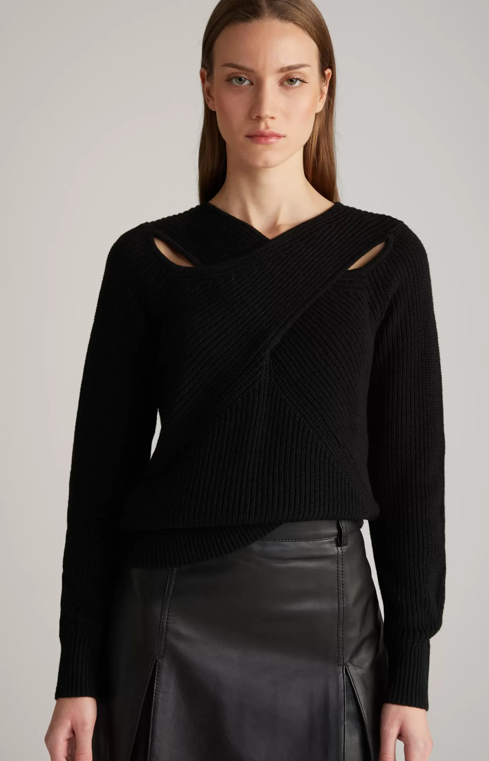 Knitted Pullover in Black