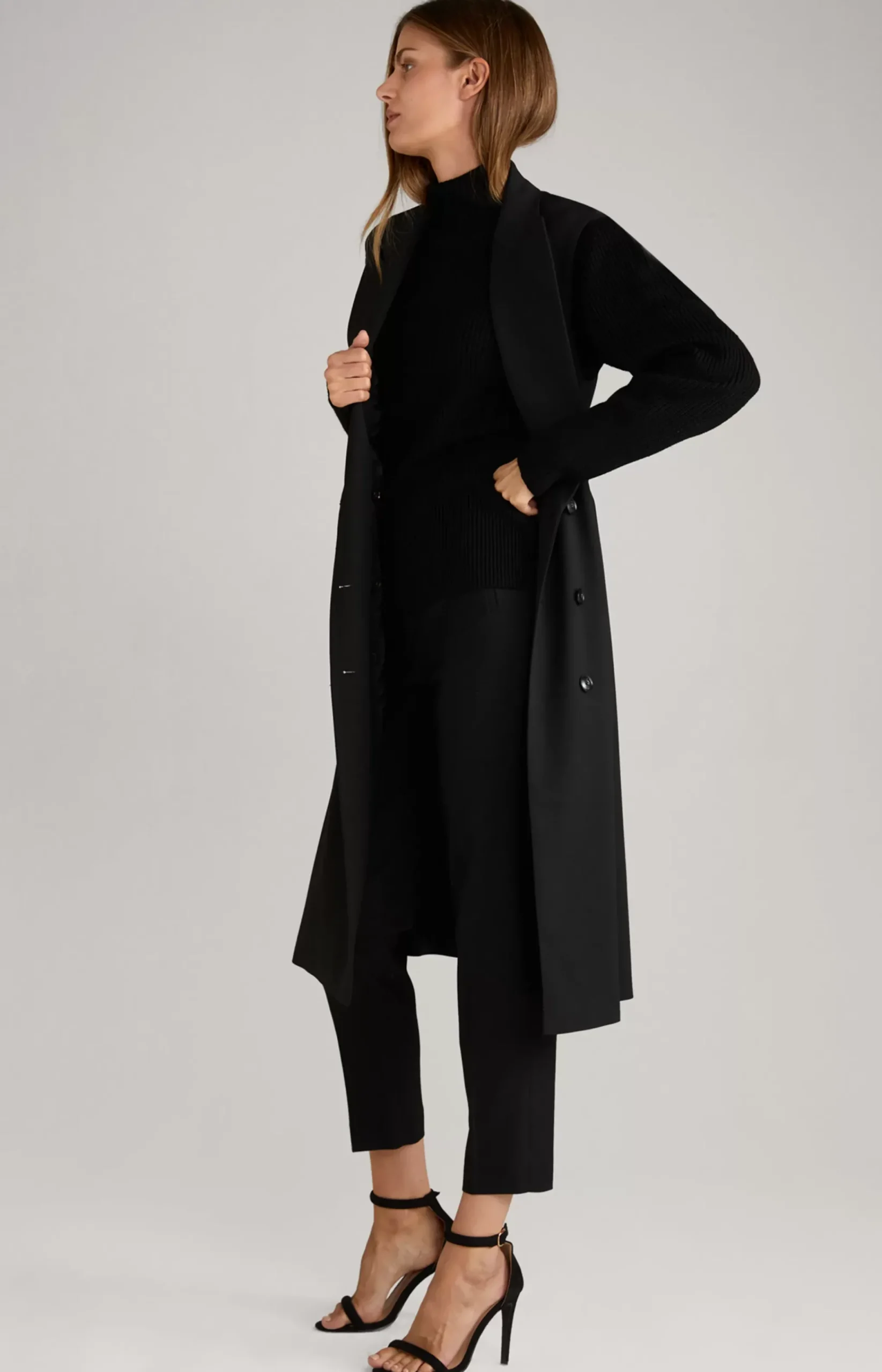 Knitted Pullover in Black
