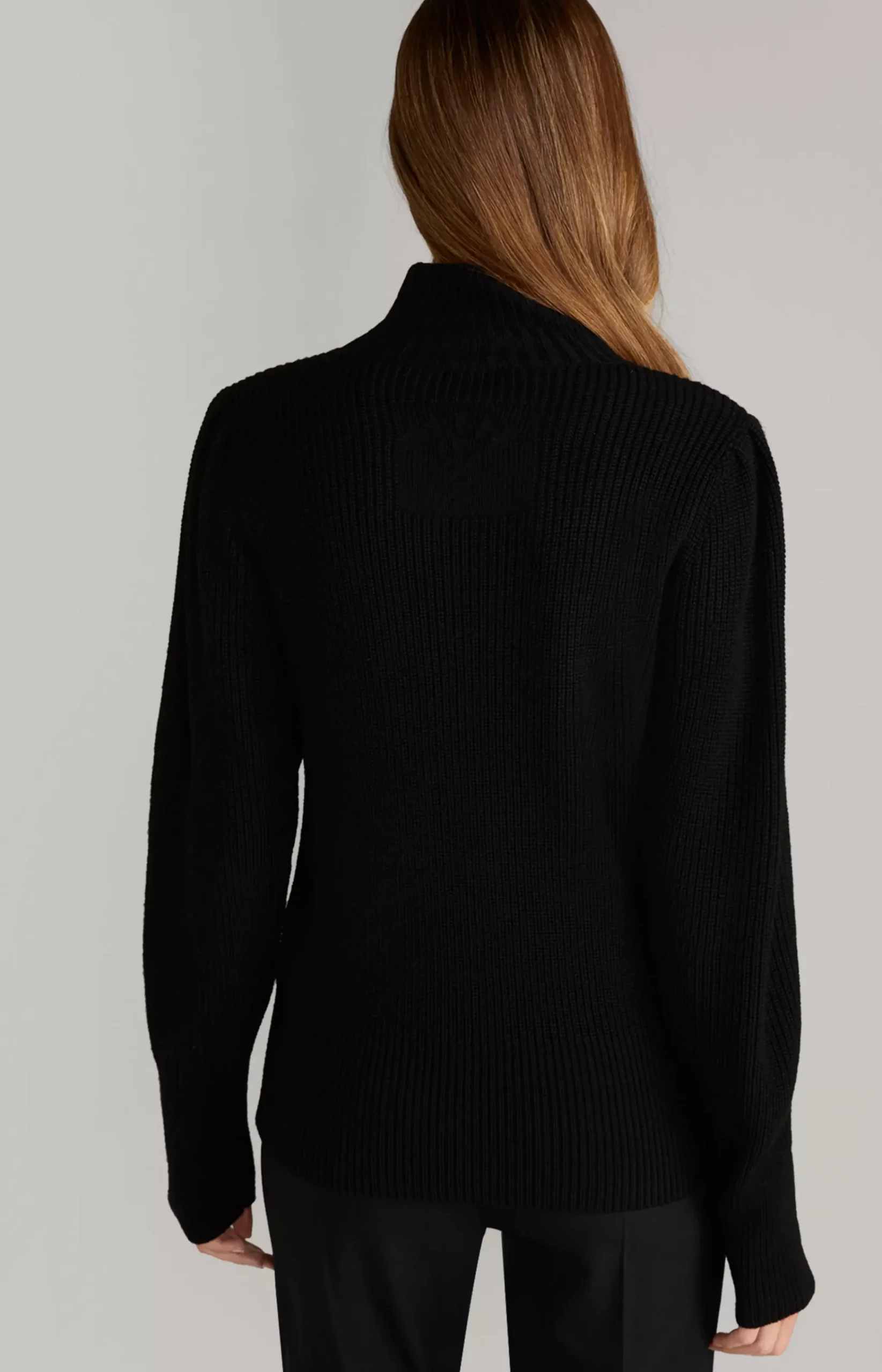 Knitted Pullover in Black