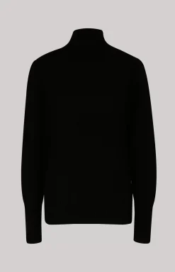 Knitted Pullover in Black