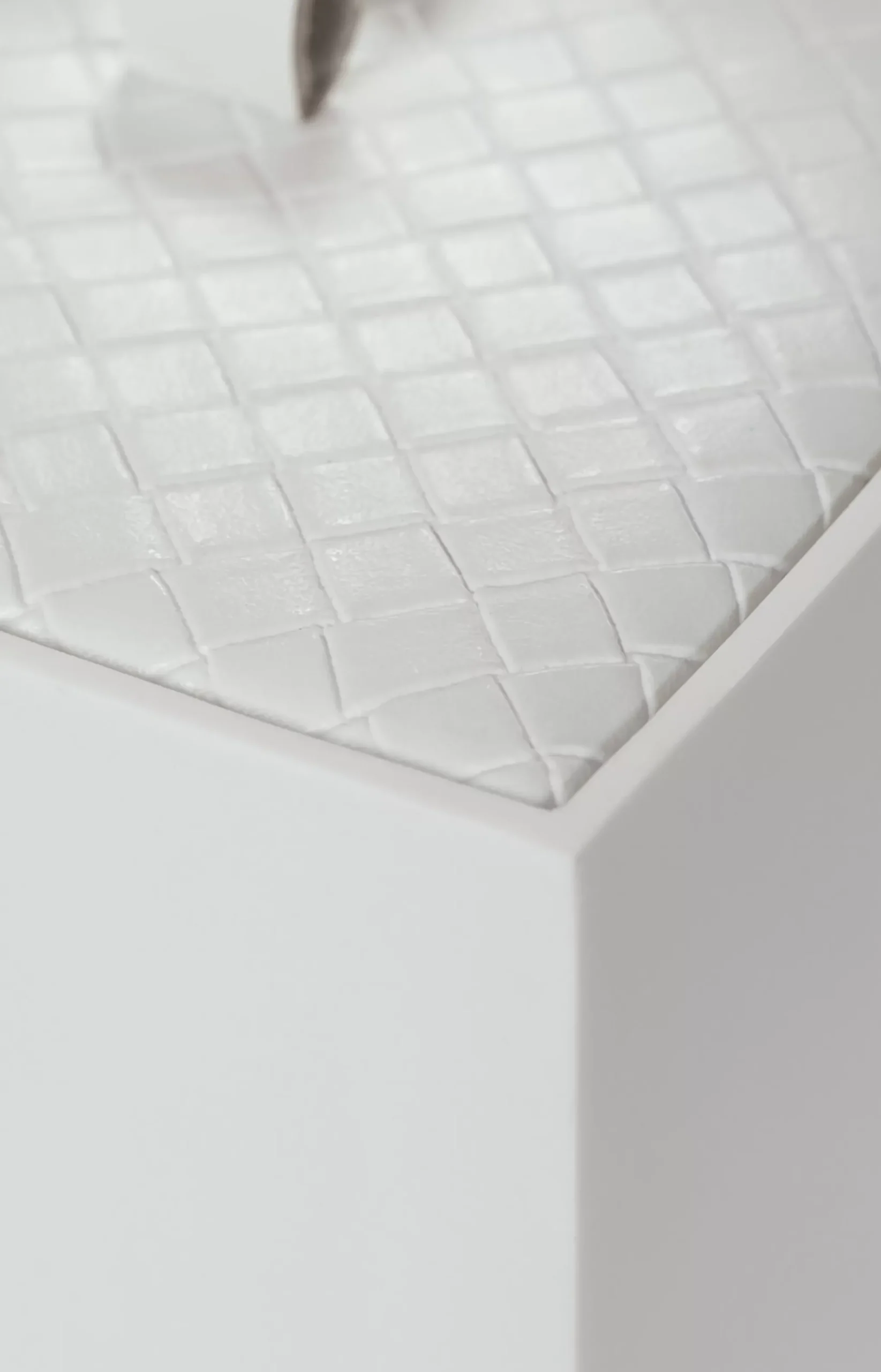Large Bathline White Cosmetic Box,