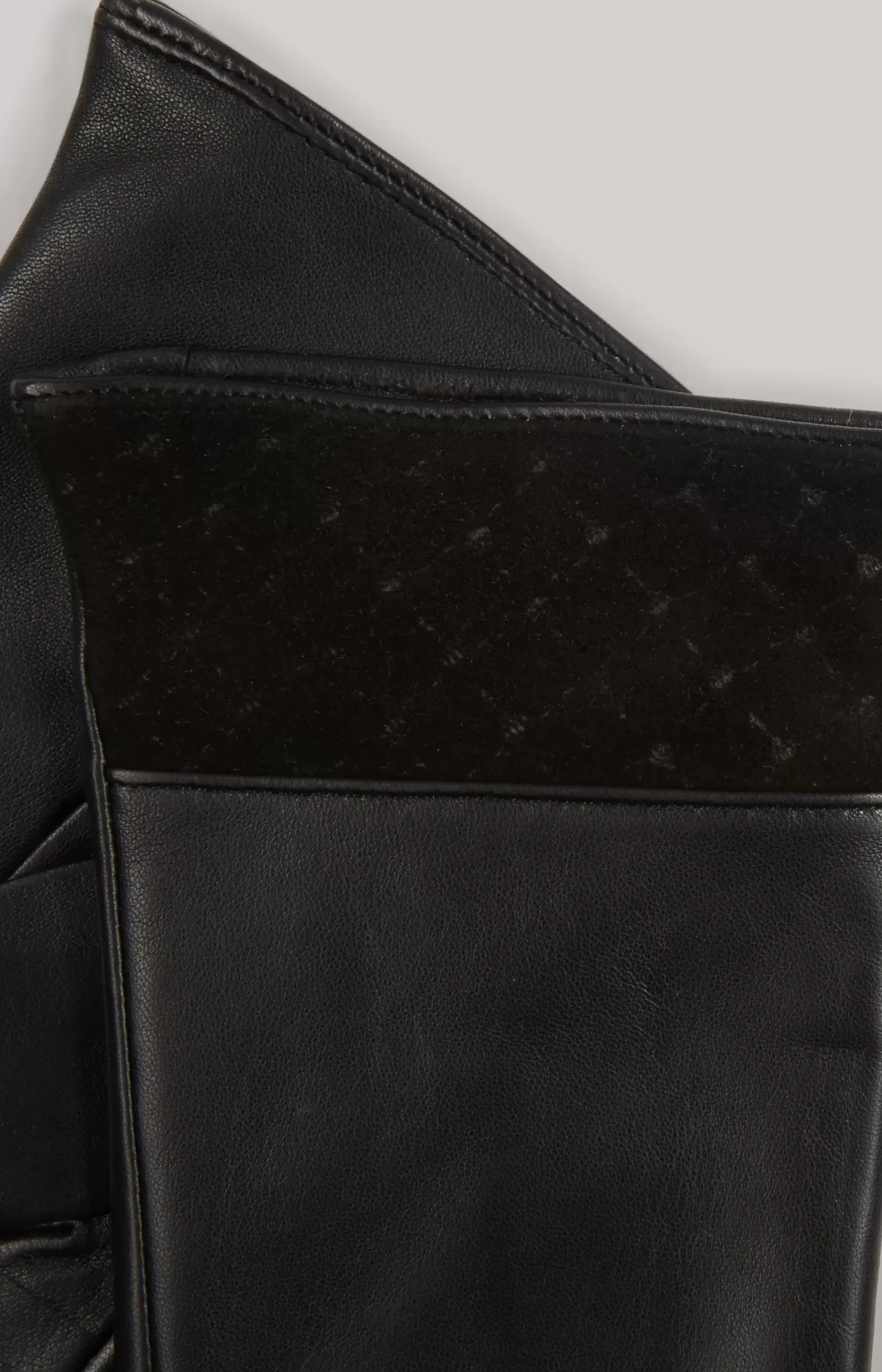Leather Gloves in Black
