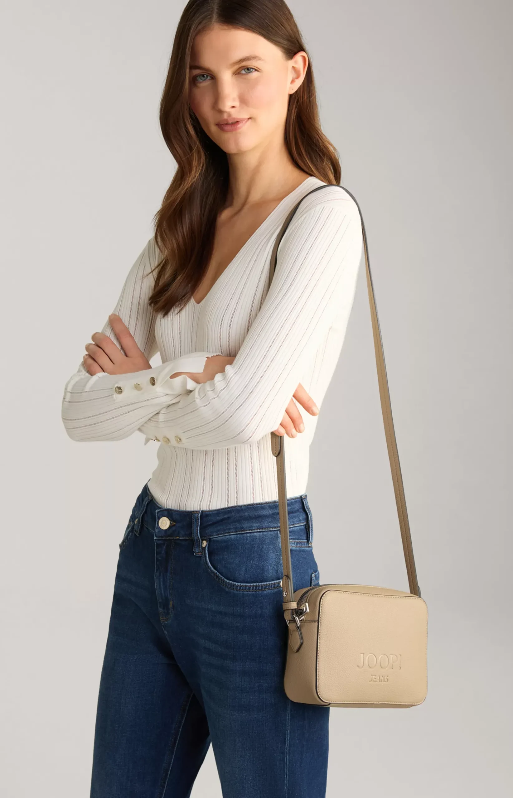 Lettera Cloe Shoulder Bag in Greige