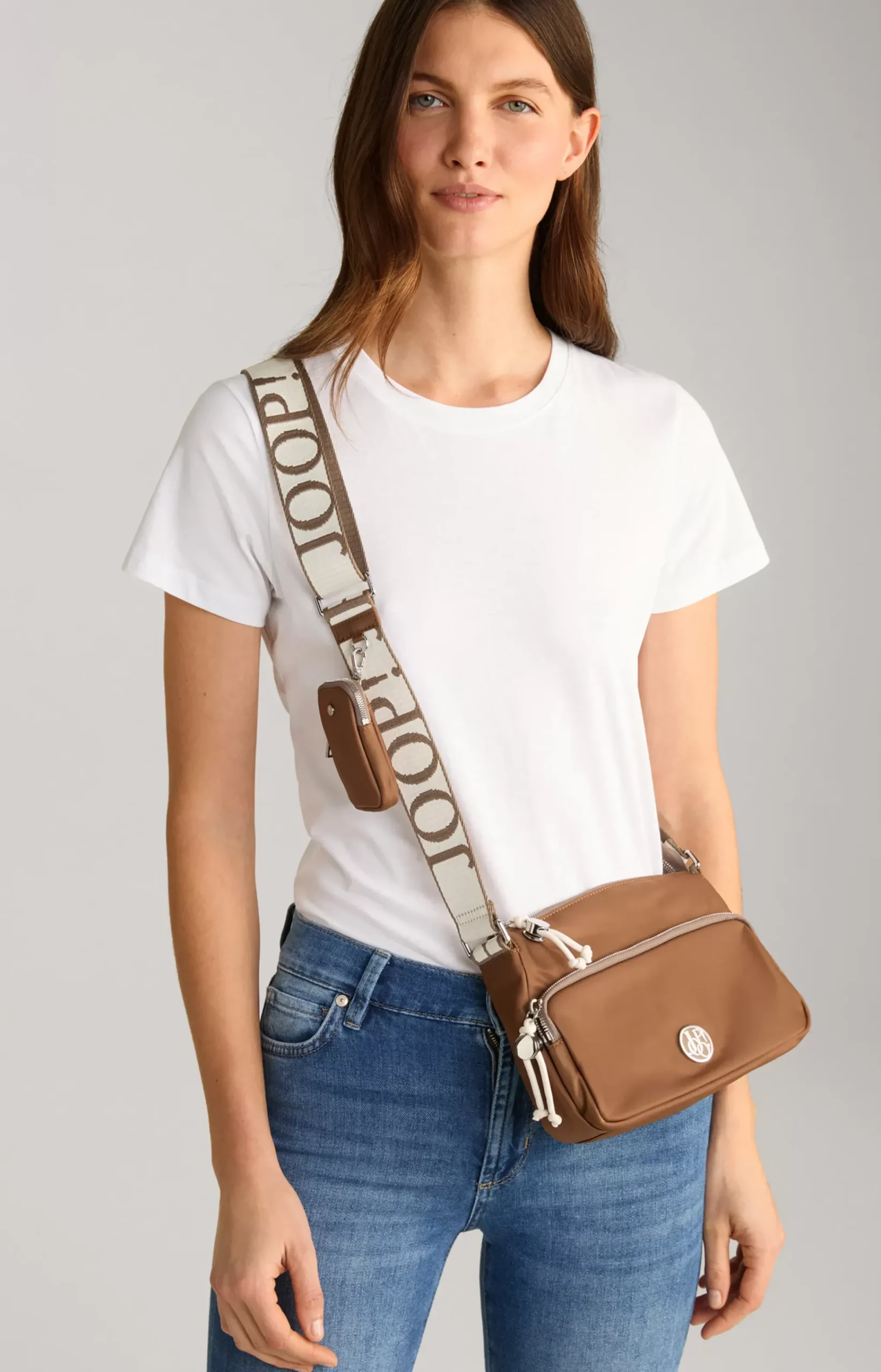 Lietissimo Jasmina Shoulder Bag in Brown