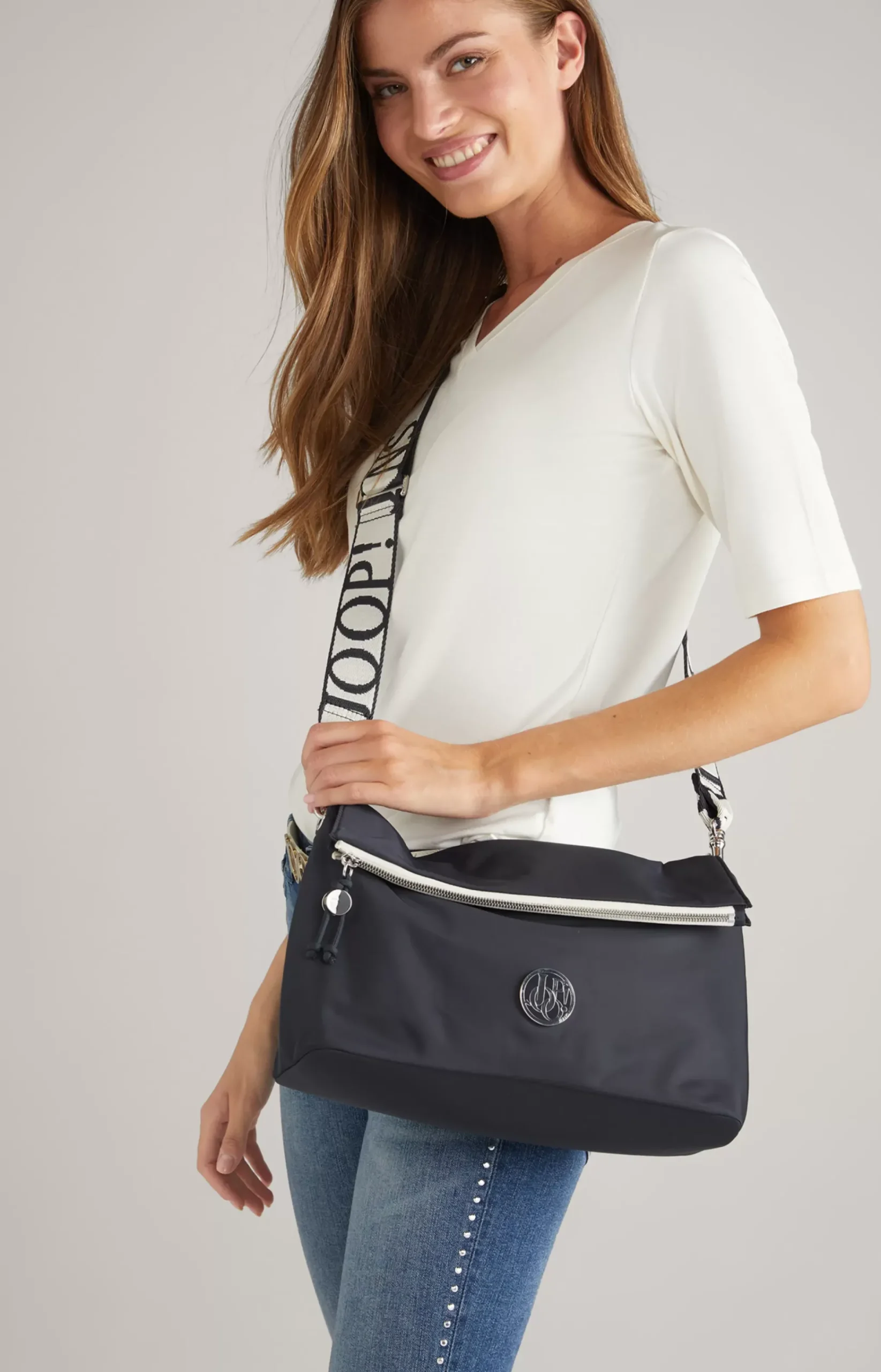 Lietissimo Lani Shoulder Bag in Midnight Blue