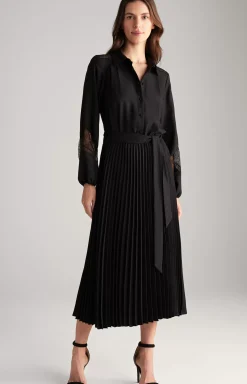 Maxi Crêpe Dress in Black
