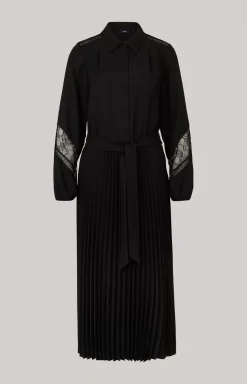 Maxi Crêpe Dress in Black