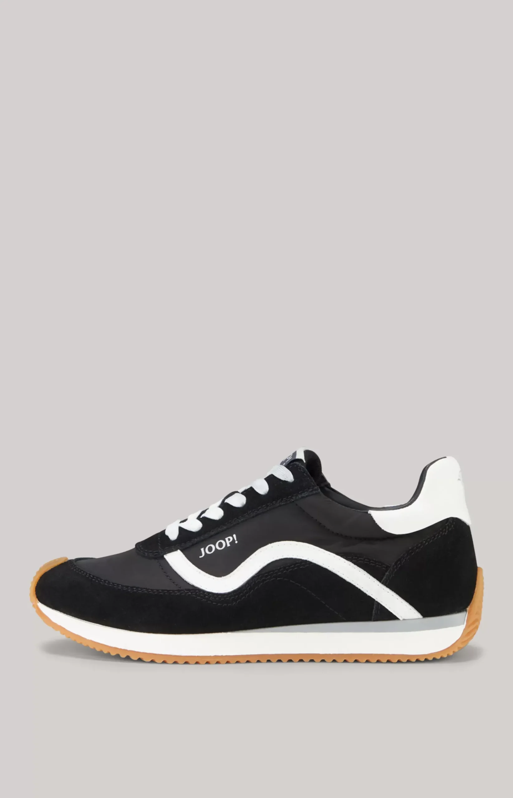 Misto Leone Low-top Trainers in Black