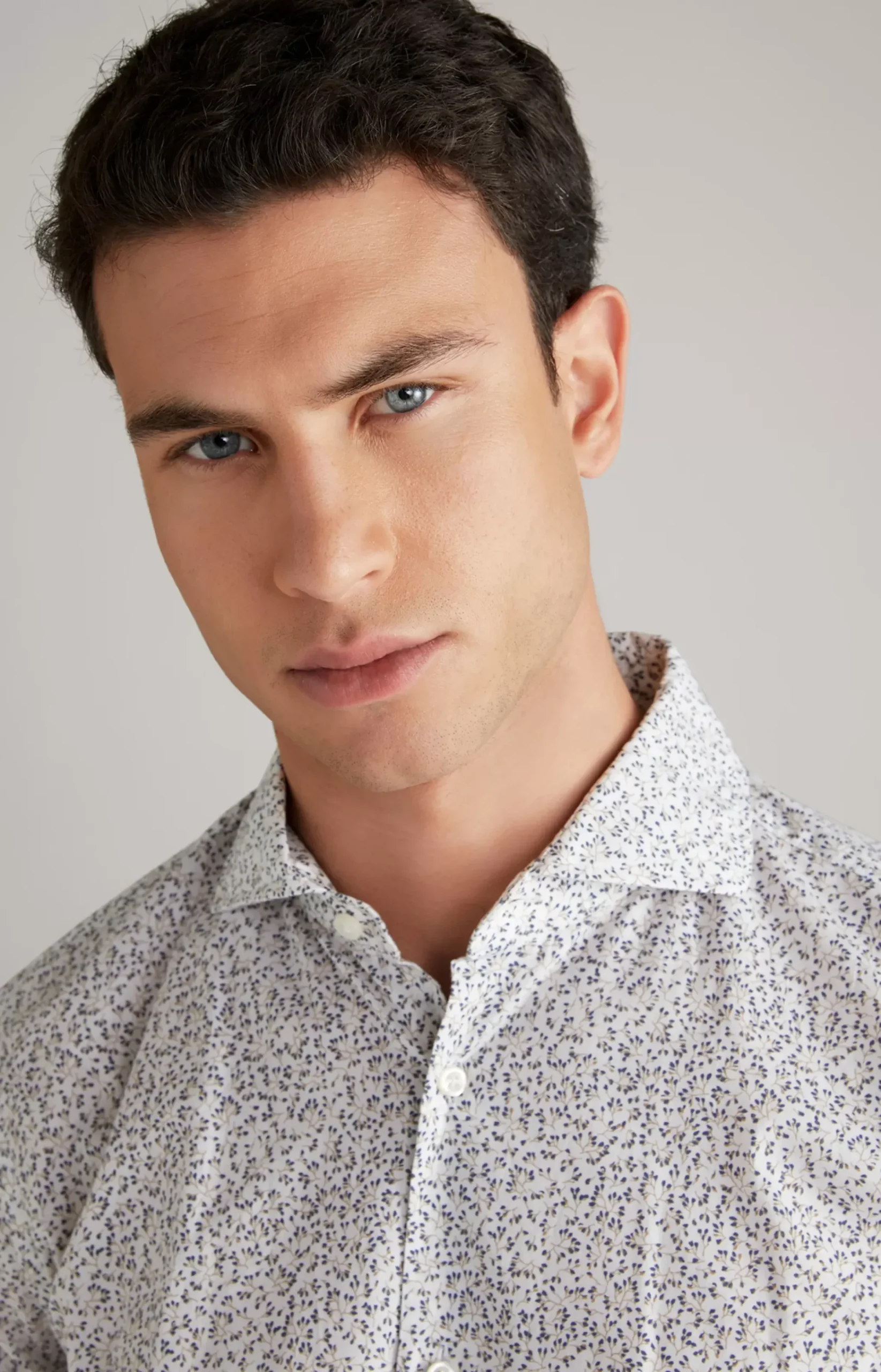 Pai Shirt in a White Pattern