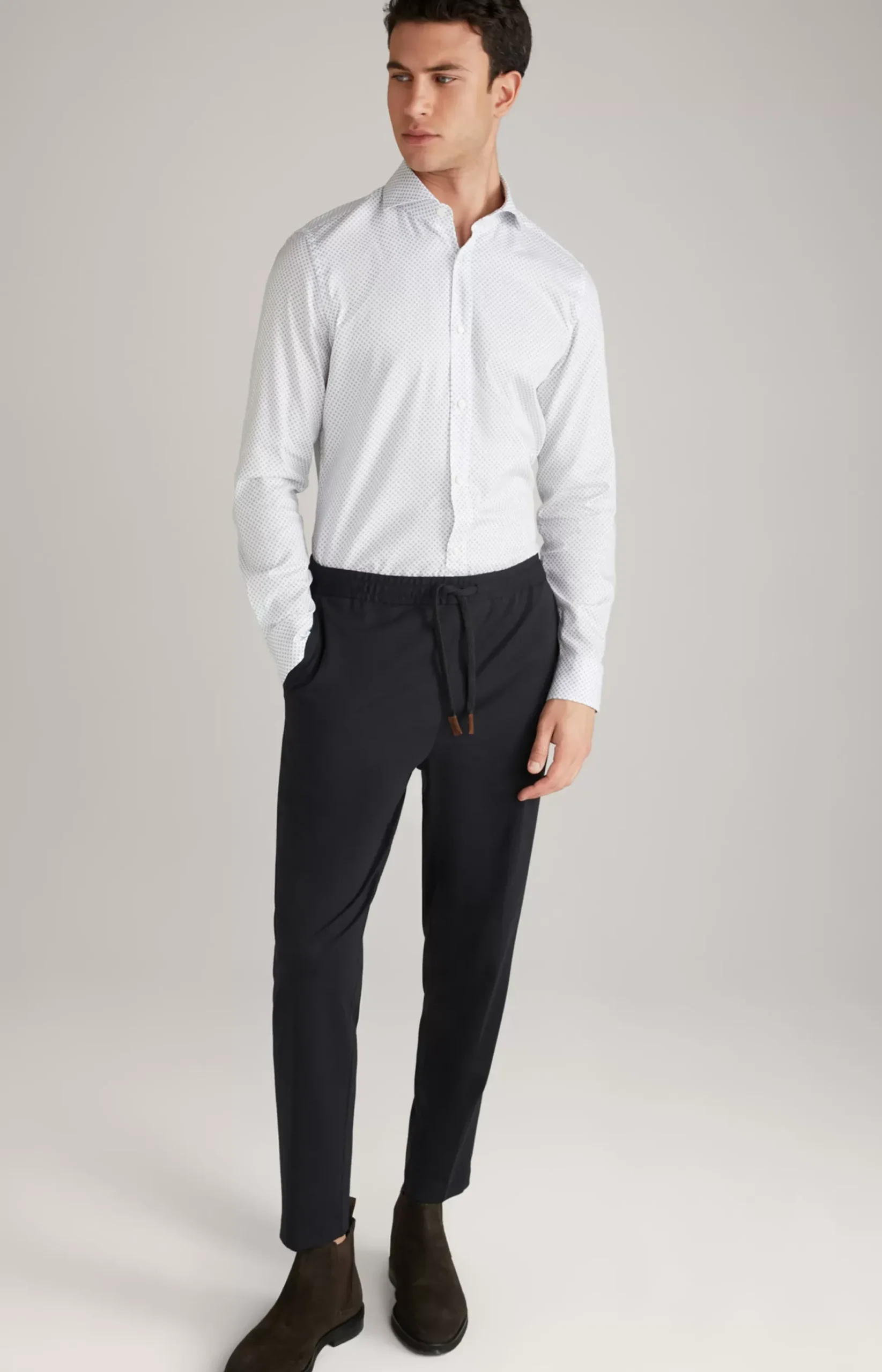 Paiton Cotton Shirt in a White Pattern