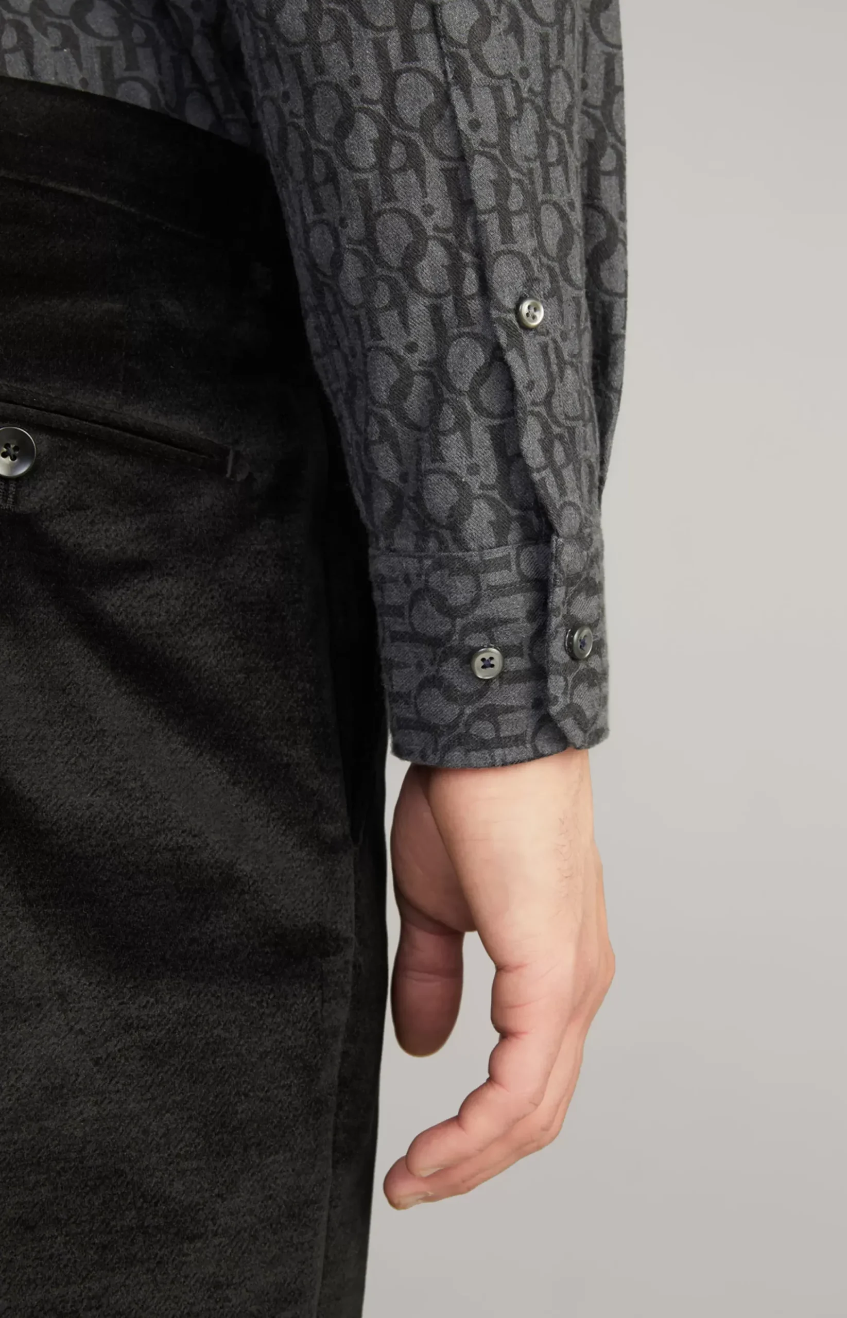 Pit Cotton Shirt in Dark Grey, patterned