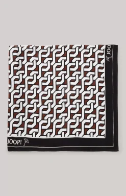 Scarf in a Black/White/Brown Pattern