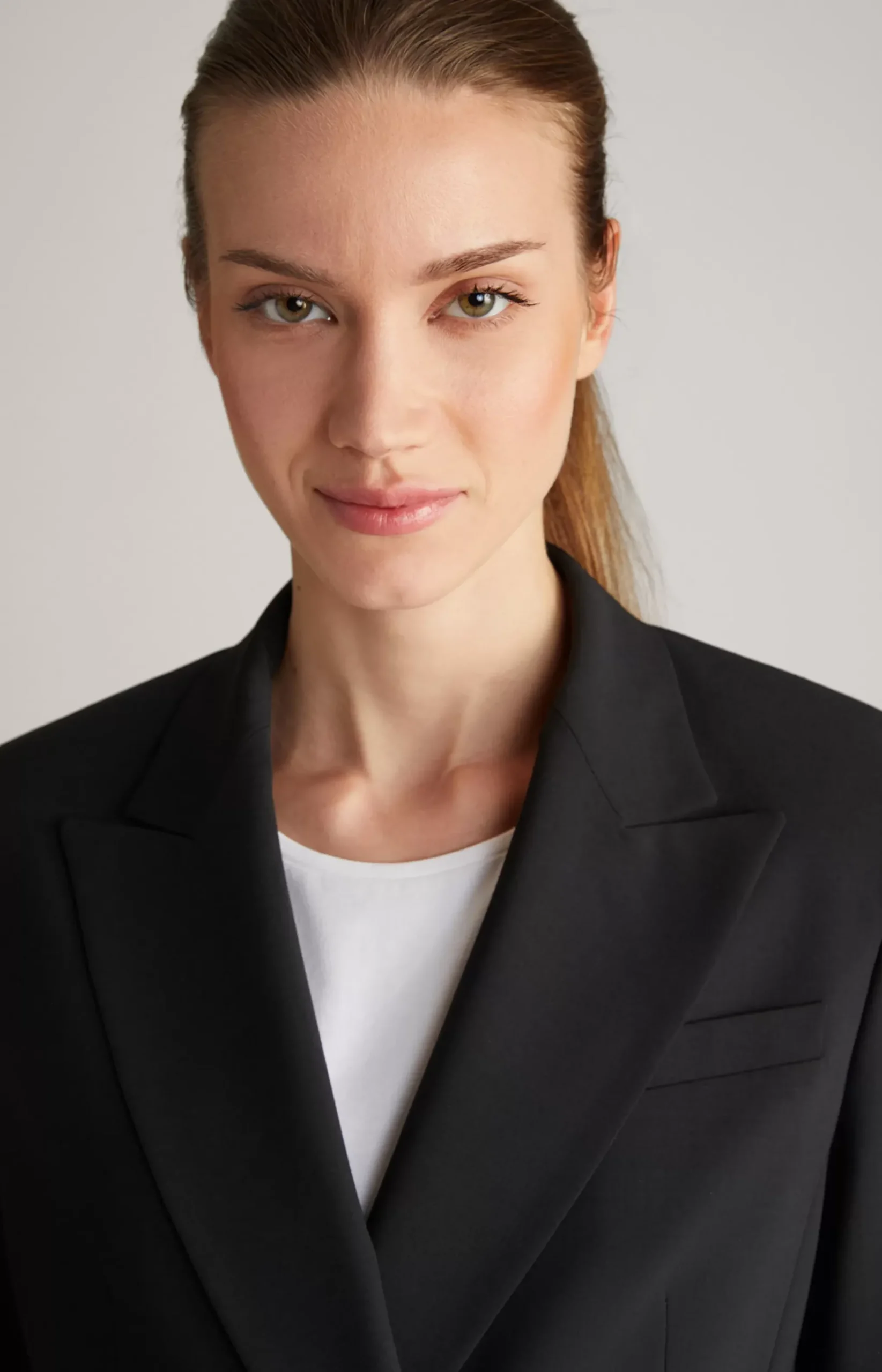 Short Blazer in Black