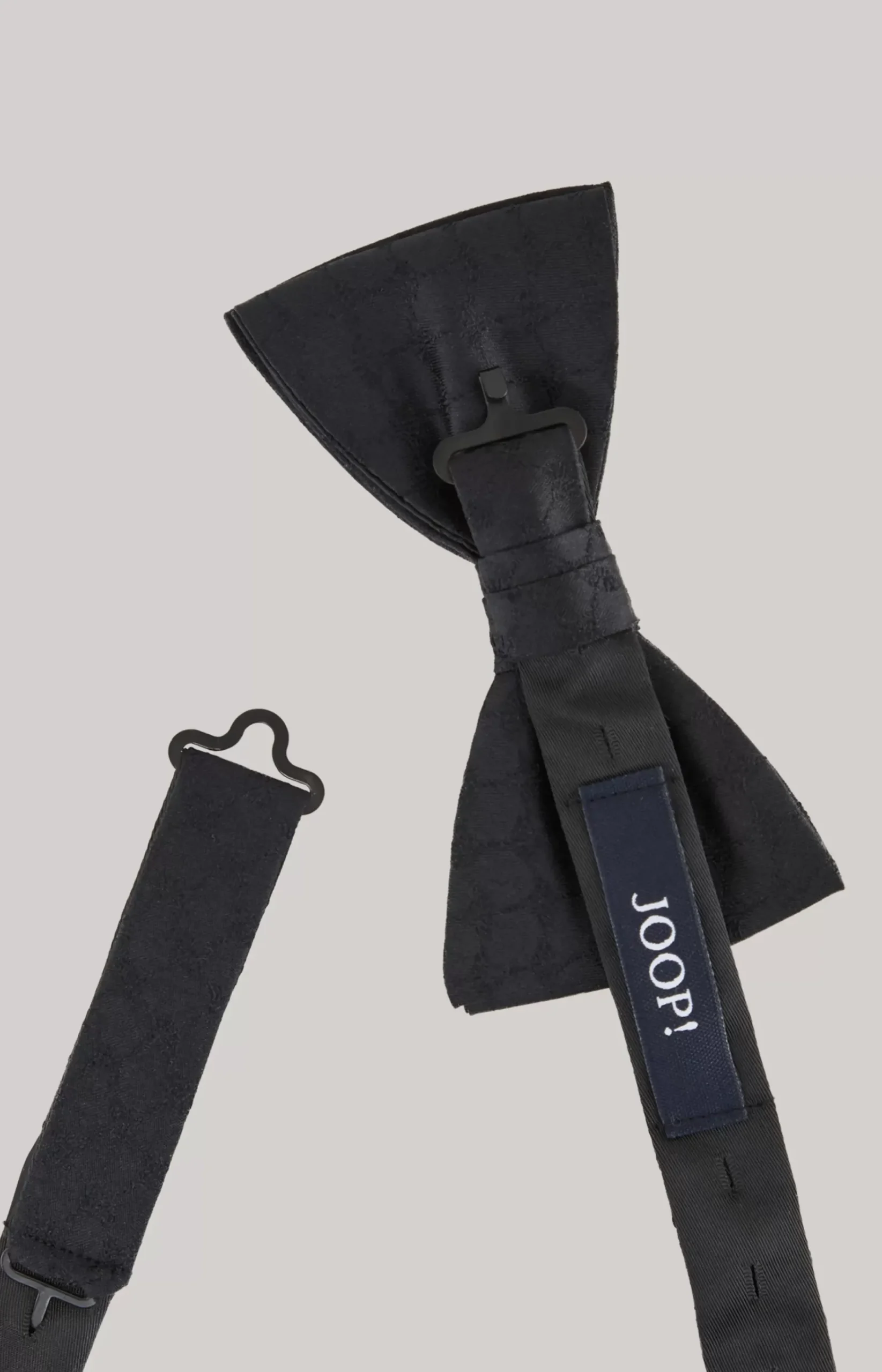 Silk Bow Tie in Black