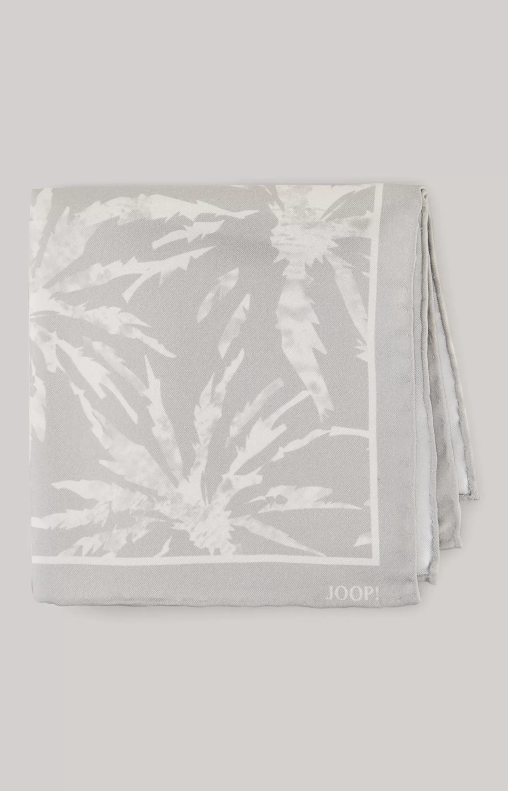 Silk pocket square in silver